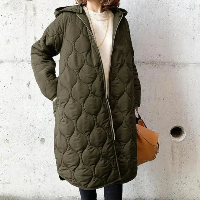 Manteau Long Matelassé à Capuche - Élégance Légère et Confort Optimal