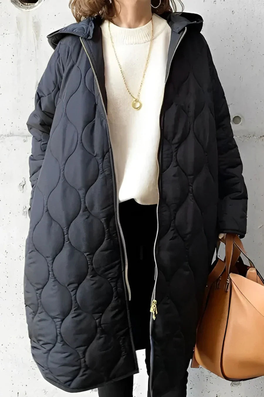 Manteau Long Matelassé à Capuche - Élégance Légère et Confort Optimal