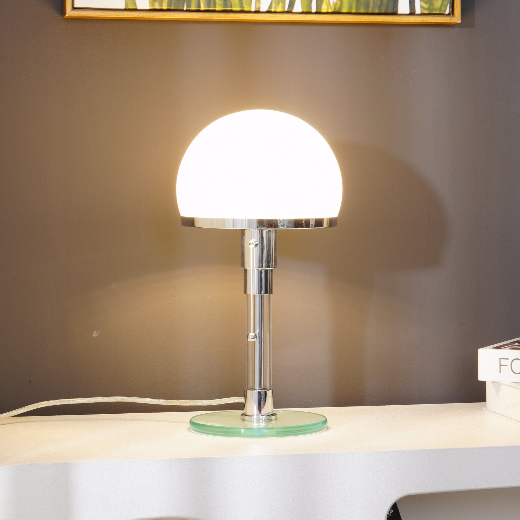 Lampe de Table Chrome Élégante - Design Hémisphérique et Surface Réfléchissante