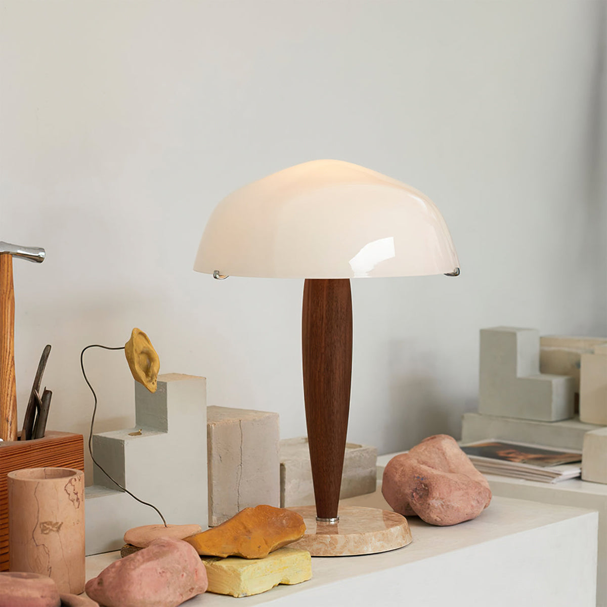 Lampe de Table en Marbre et Verre - Élégance et Fonctionnalité pour Intérieur