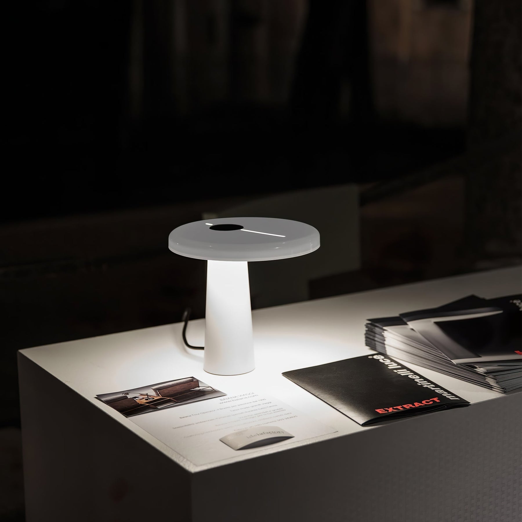 Lampe de Table LED Design Moderne - Éclairage Doux et Style Contemporain