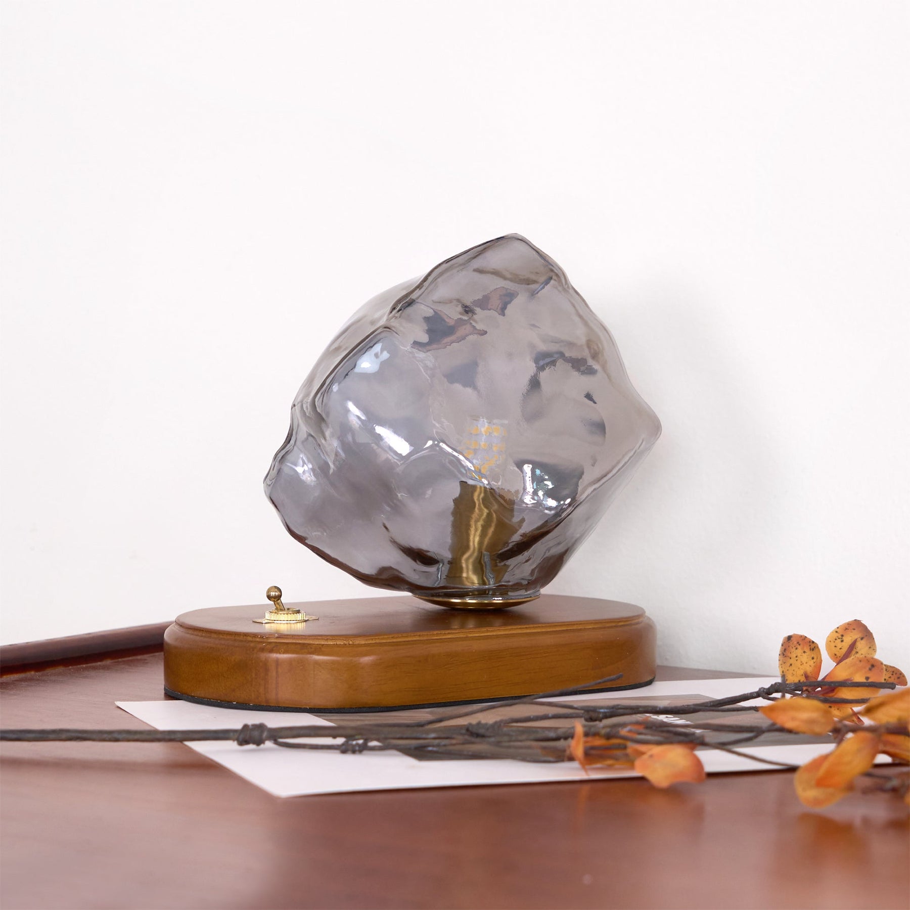 Lampe de Table en Verre Ambre - Design Vintage et Éclairage Chaleureux