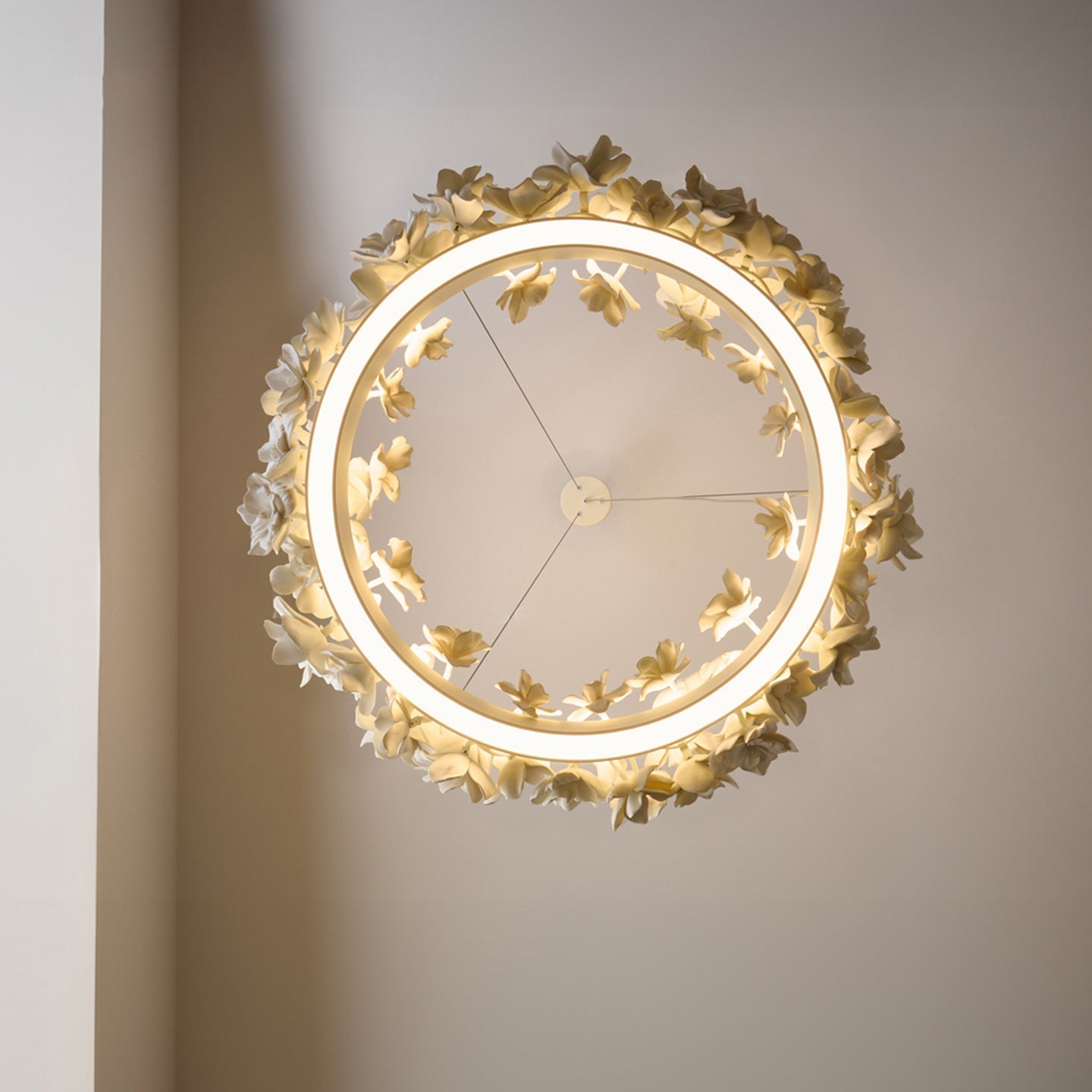 Lustre en Fleurs de Céramique - Élégance Romantique et Chaleureuse