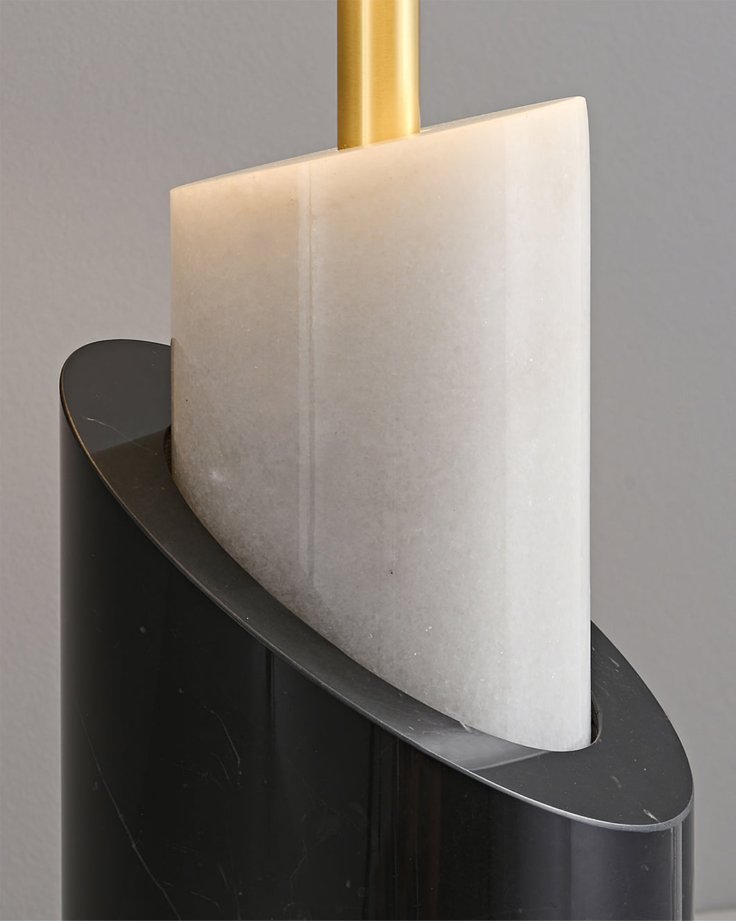 Lampe de Table en Marbre et Laiton - Élégance Classique pour Votre Intérieur