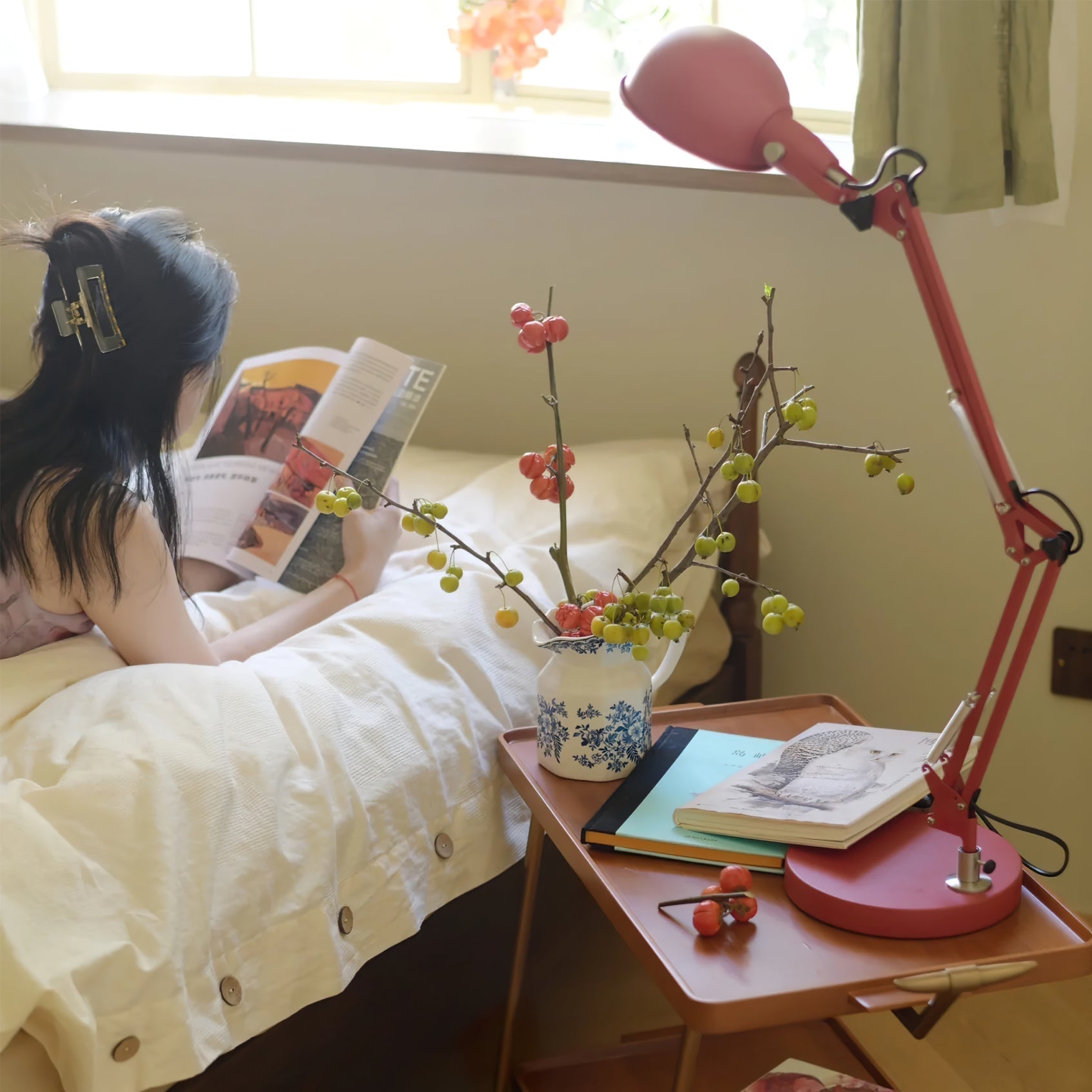 Lampe d'Accent Rouge Ajustable - Éclairage Élégant et Fonctionnel