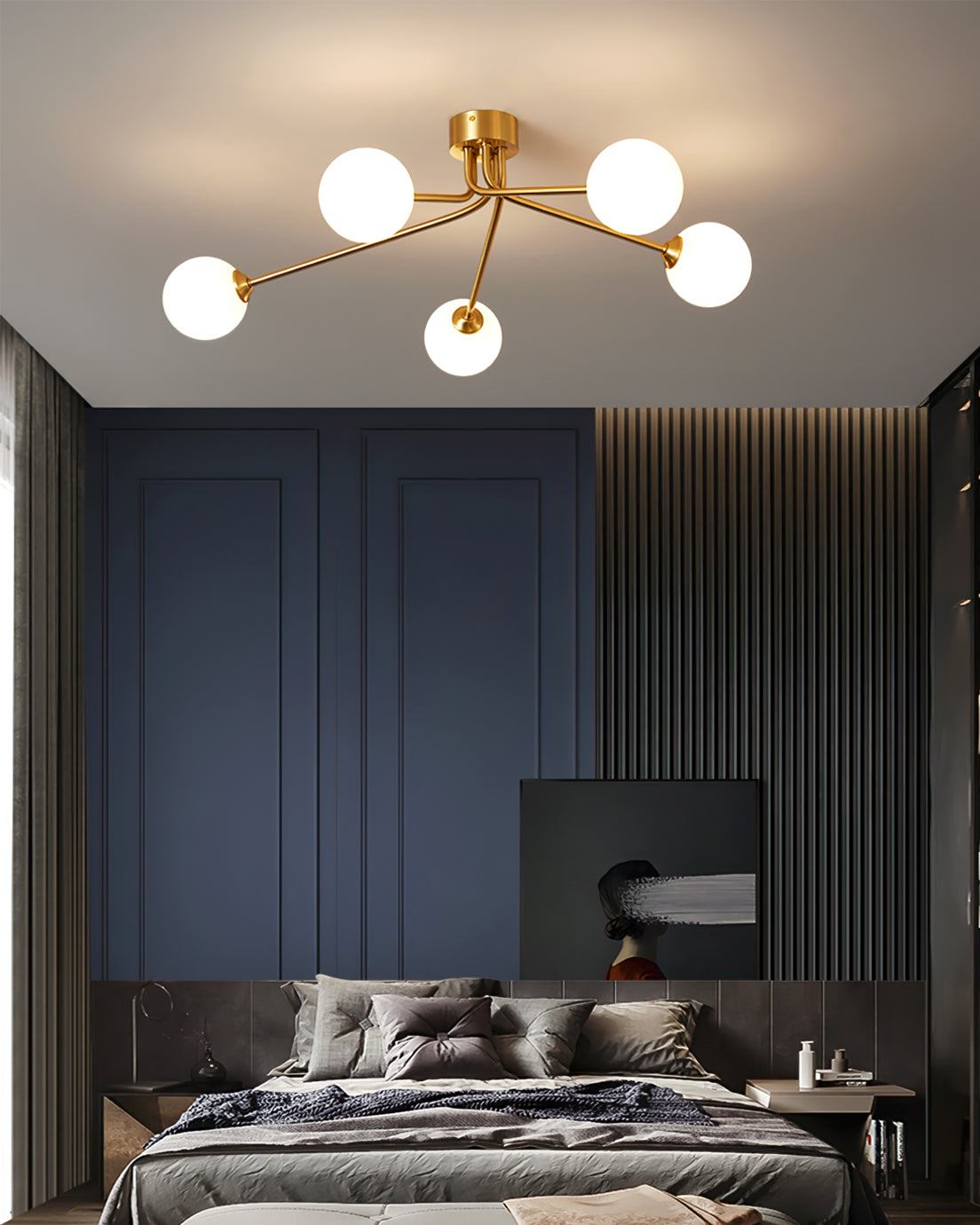 Lampe de Plafond Atmosphérique en Laiton - Design Minimaliste et Éclairage Raffiné