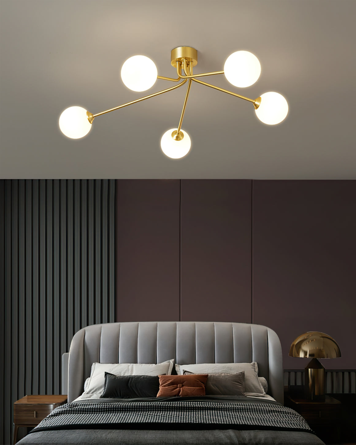 Lampe de Plafond Atmosphérique en Laiton - Design Minimaliste et Éclairage Raffiné