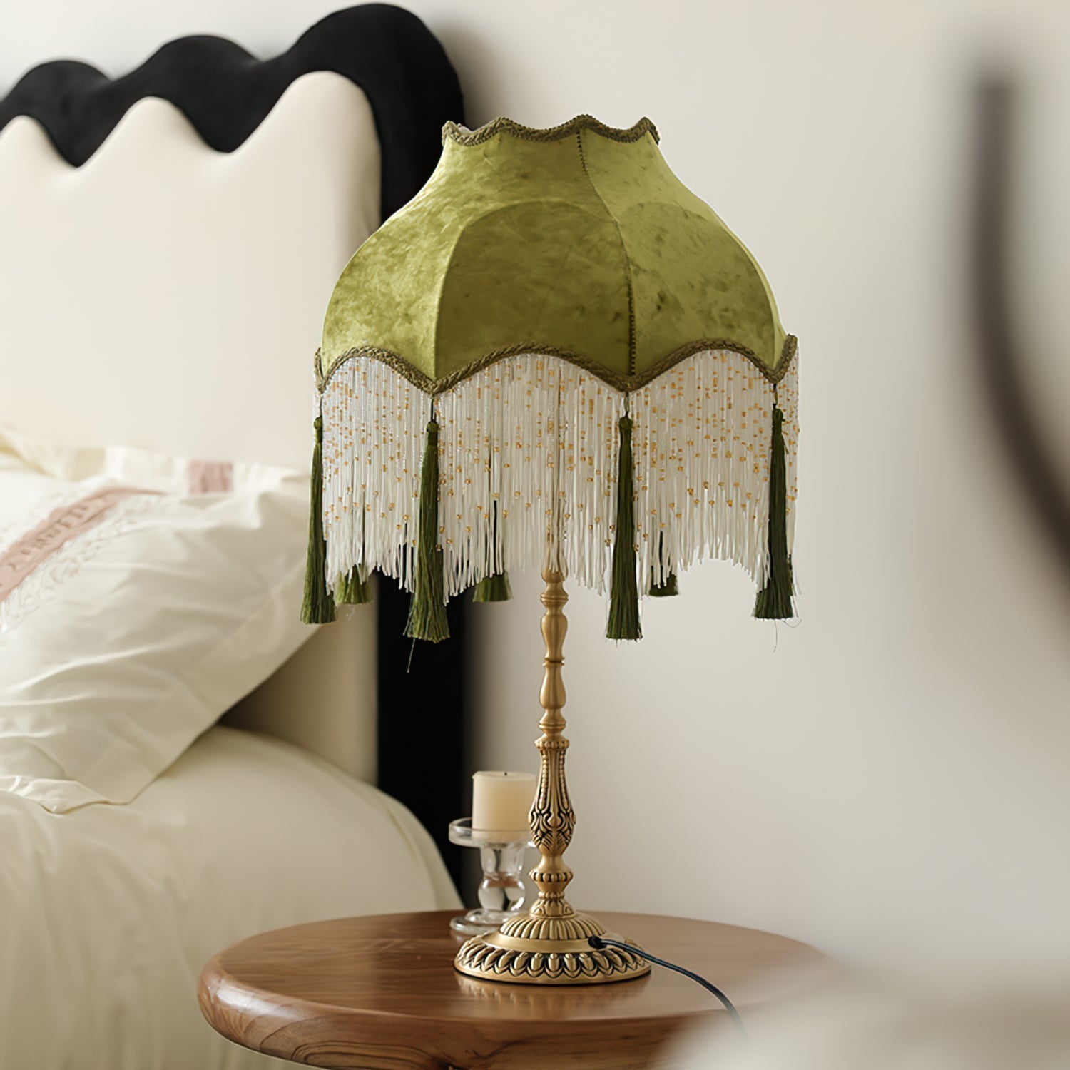 Lampe de Bureau Vintage en Laiton - Éclairage Ambiant Chaleureux et Élégant