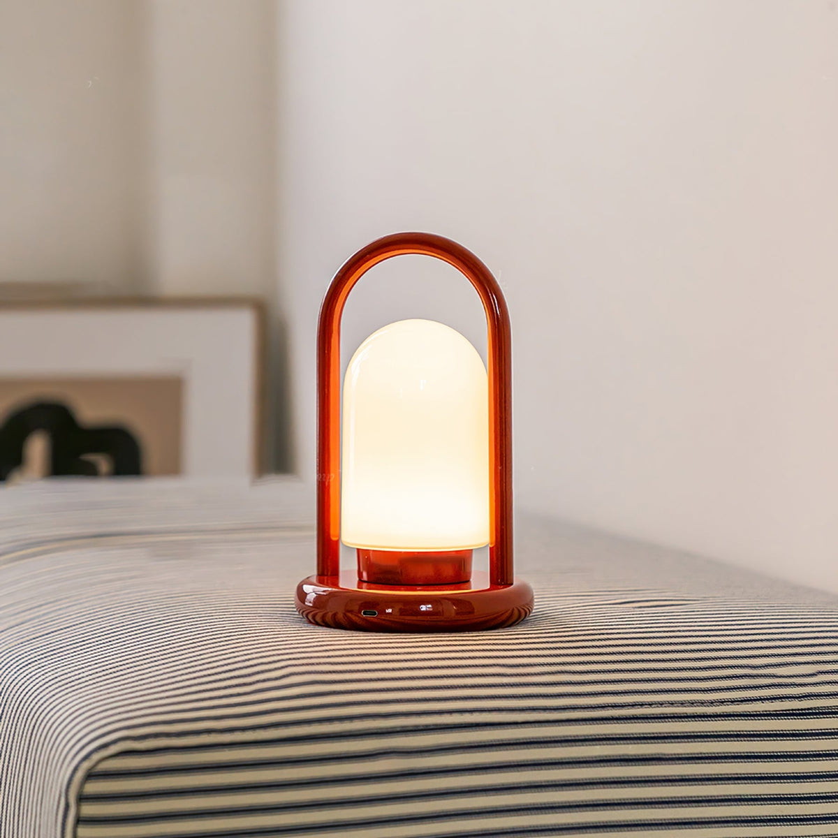 Lampe de Bureau Portable LED - Design Minimaliste et Éclairage Économe