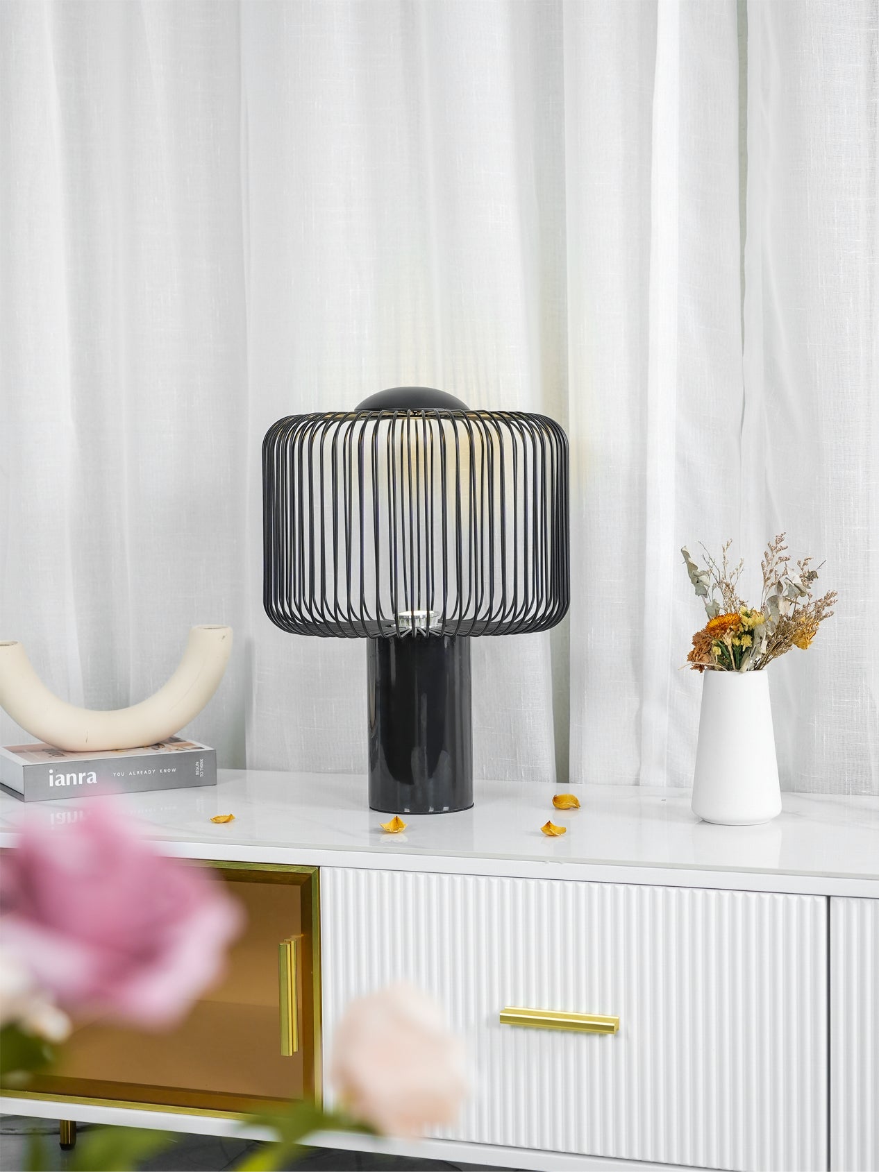 Lampe de Table Élégante - Base en Marbre et Éclairage Subtil