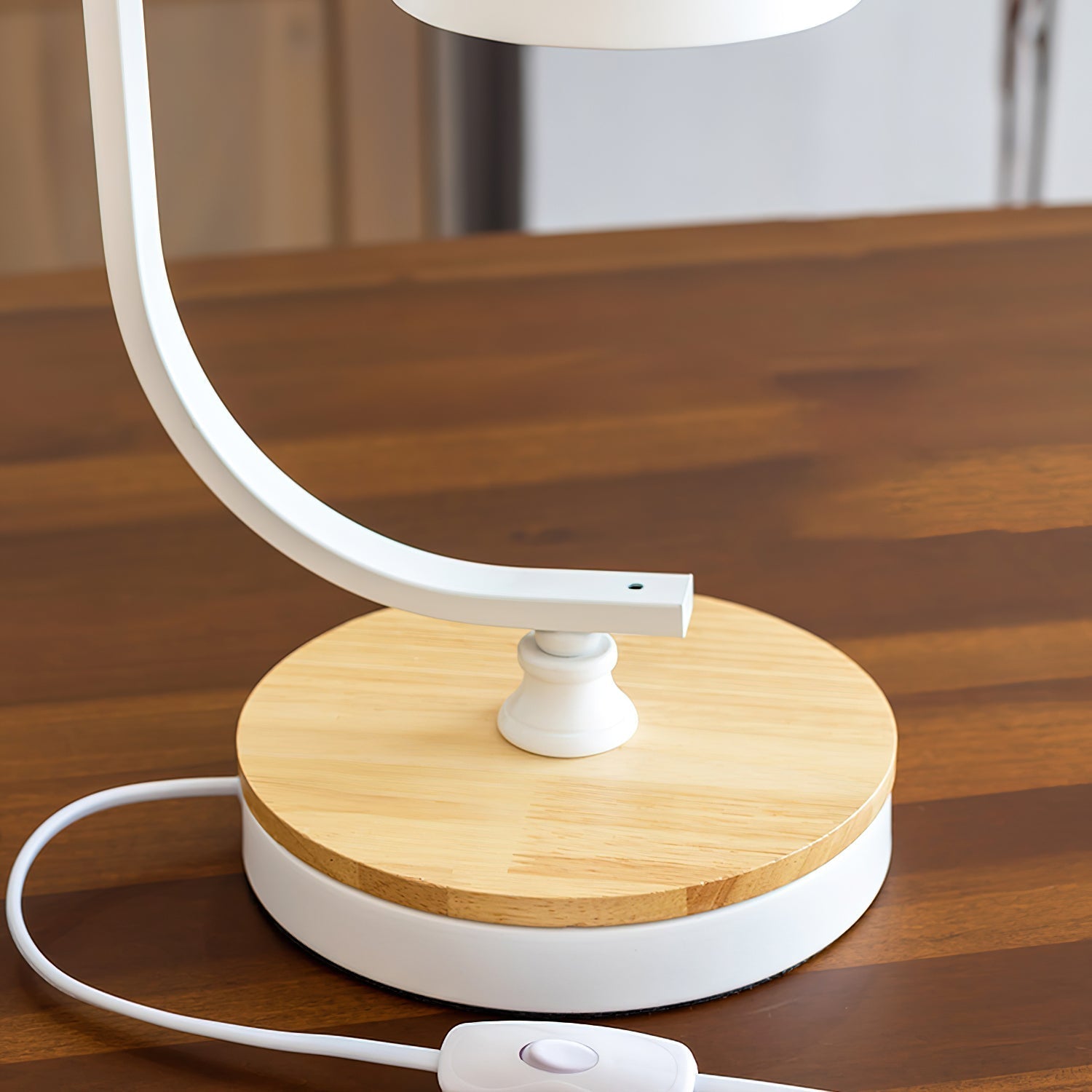 Lampe de Bureau Moderne - Design Élégant avec Figurine d'Oiseau