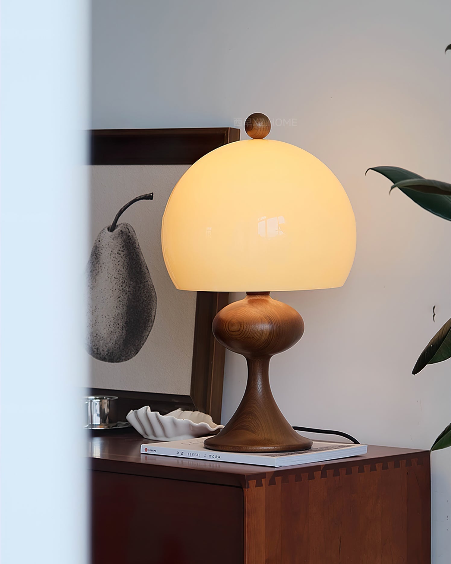 Lampe de Table en Verre et Bois - Éclairage Ambiant au Design Minimaliste