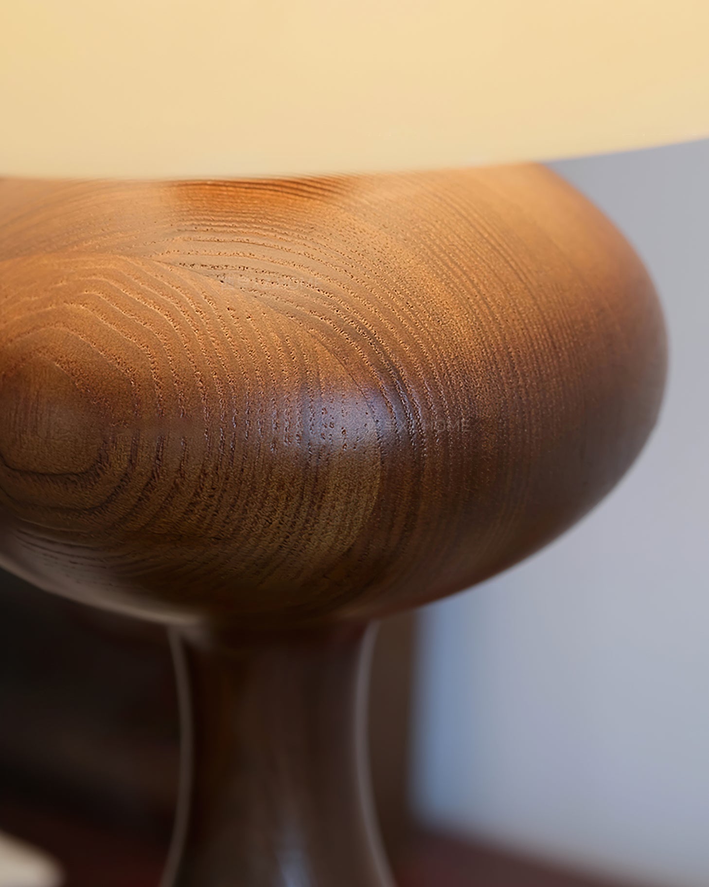 Lampe de Table en Verre et Bois - Éclairage Ambiant au Design Minimaliste