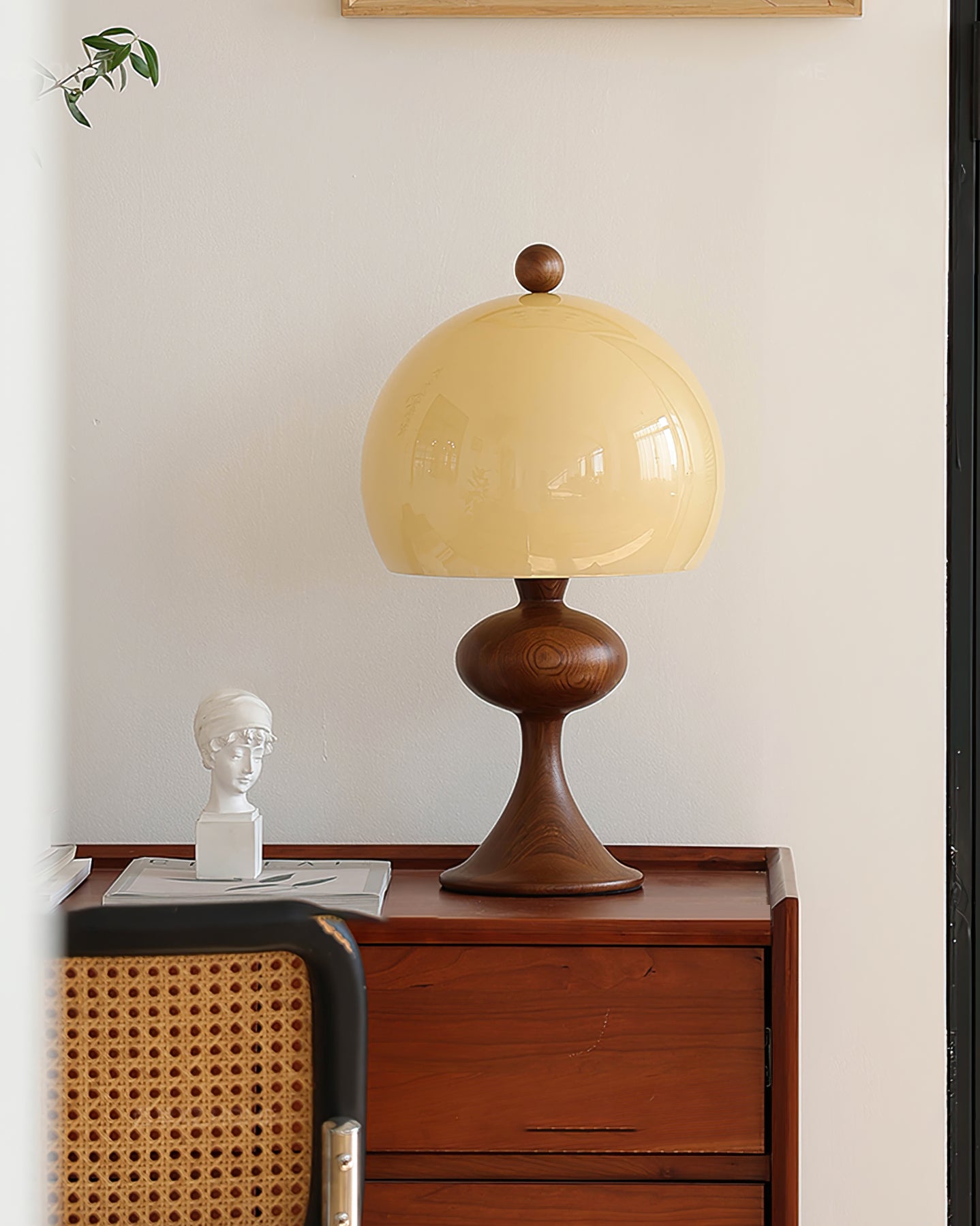 Lampe de Table en Verre et Bois - Éclairage Ambiant au Design Minimaliste
