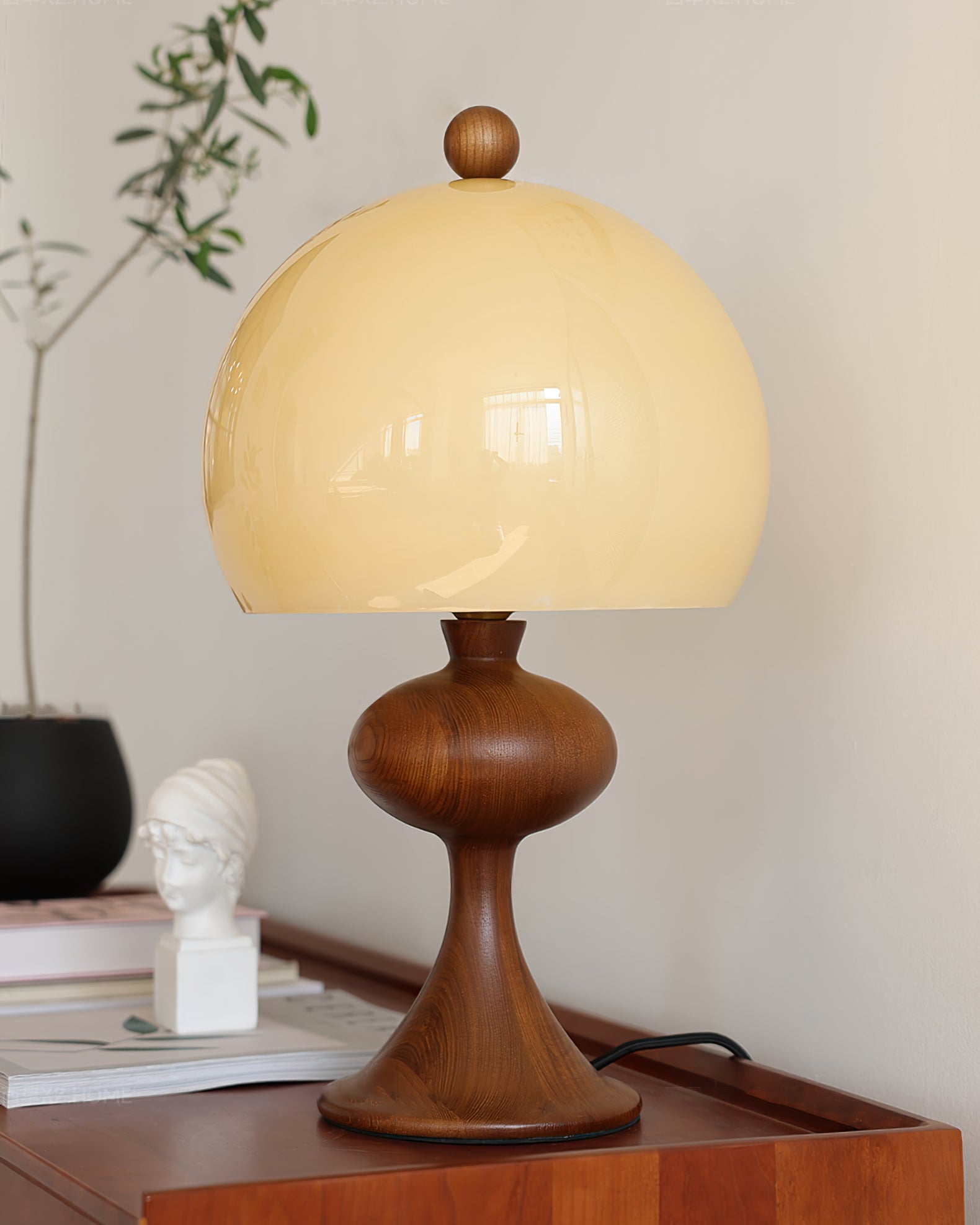 Lampe de Table en Verre et Bois - Éclairage Ambiant au Design Minimaliste