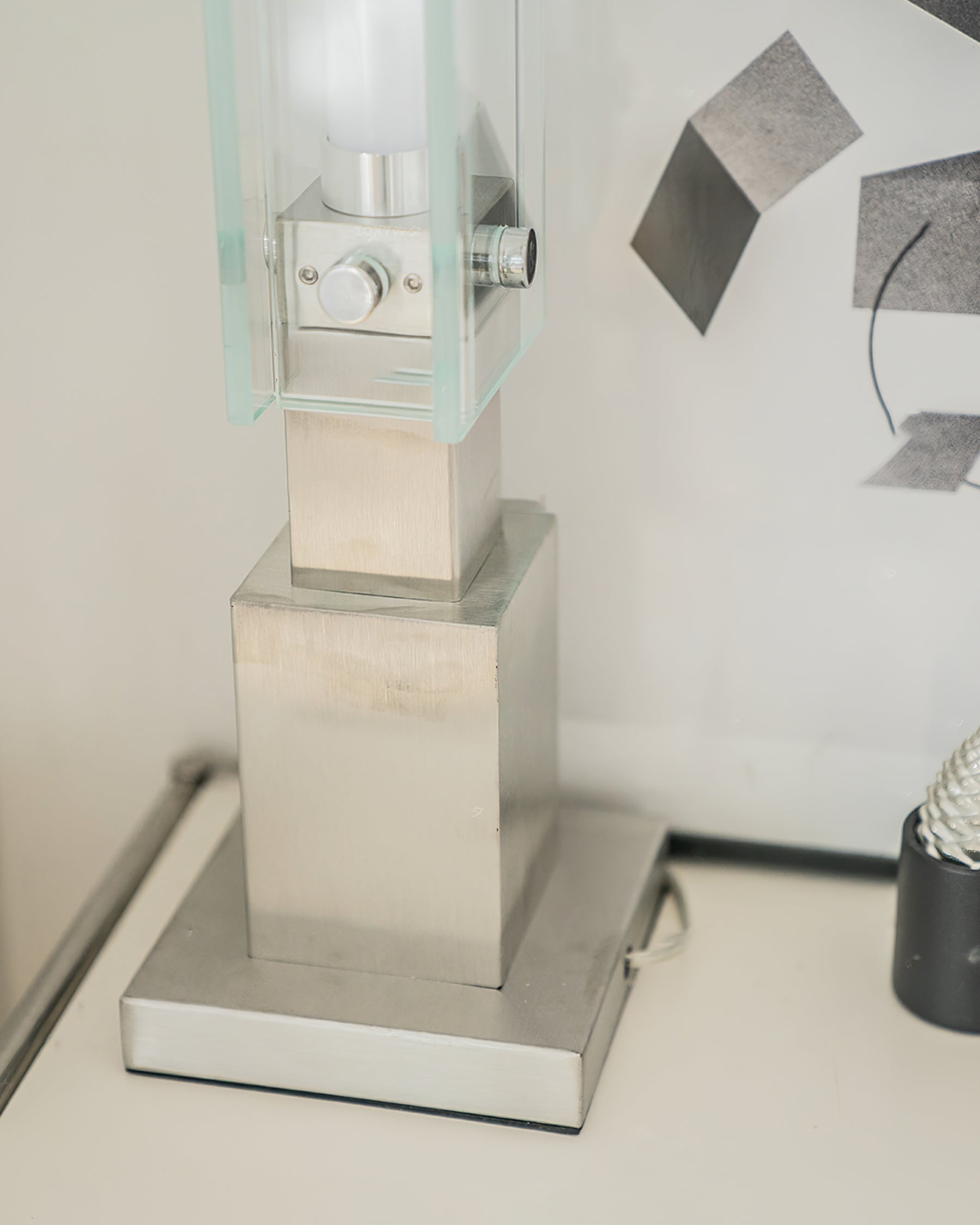 Lampe de Table Bauhaus Élégante - Design Raffiné et Lumière Douce