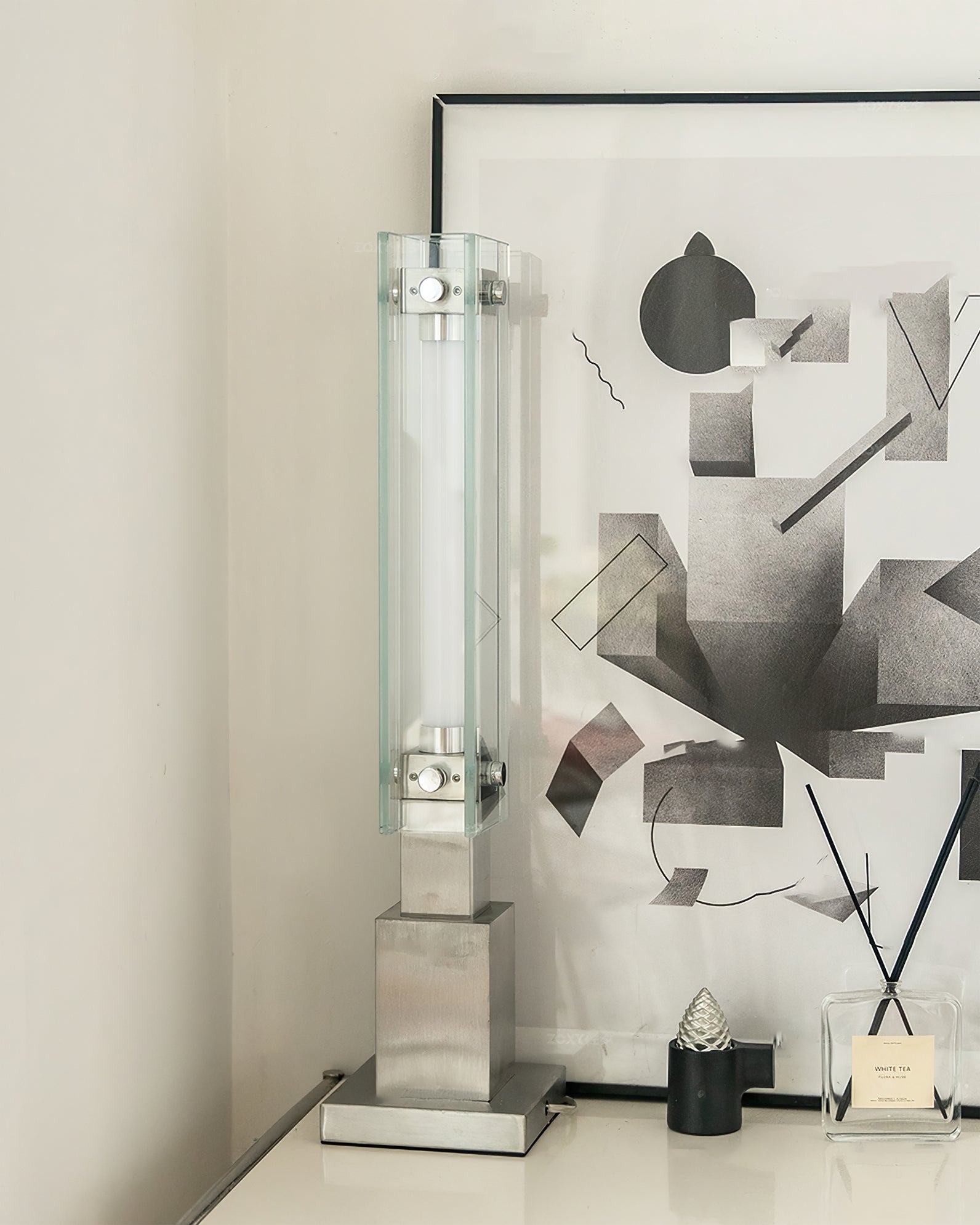 Lampe de Table Bauhaus Élégante - Design Raffiné et Lumière Douce