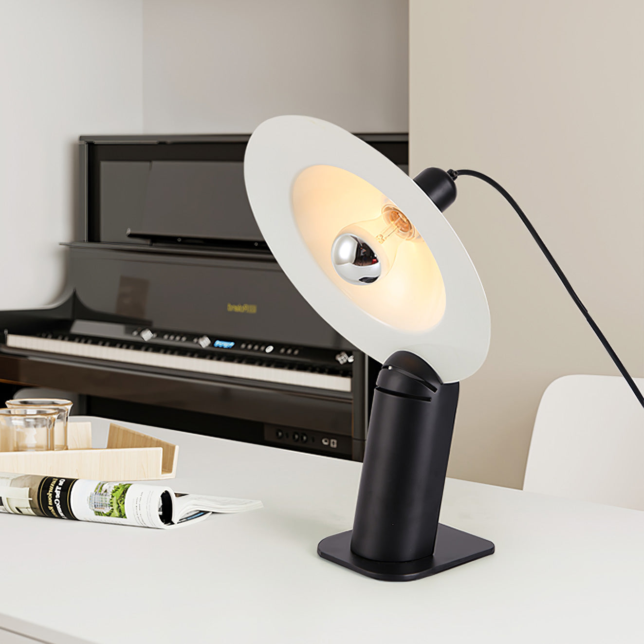 Lampe de Table Moderne Ajustable - Design Polyvalent et Éclairage Flexible