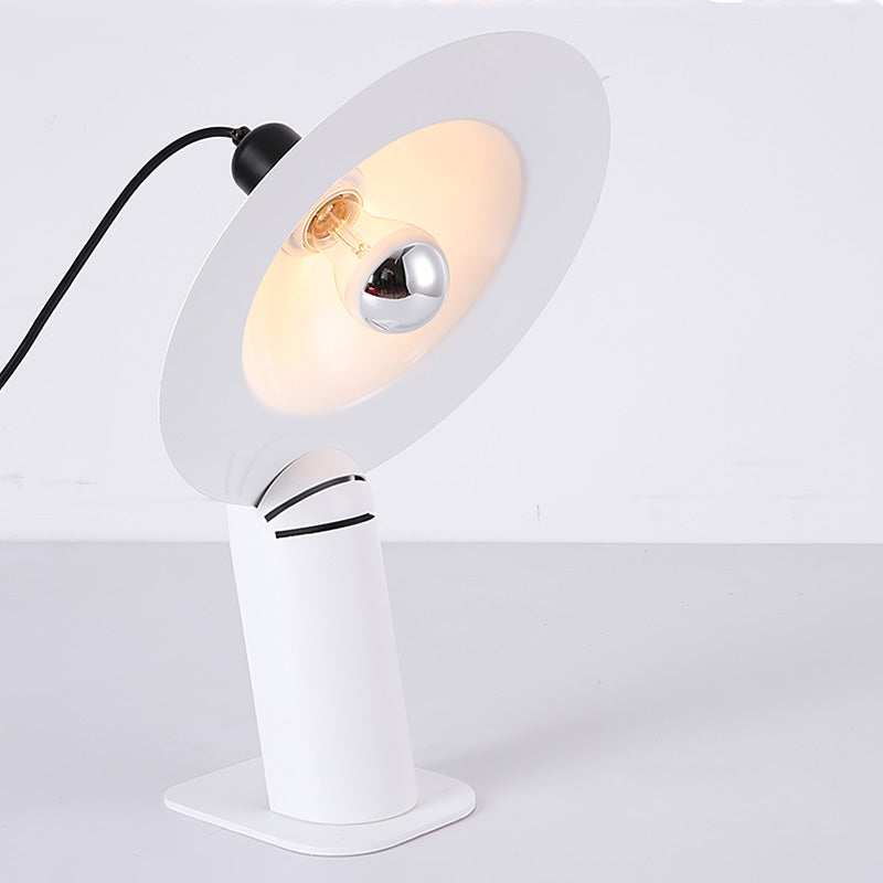 Lampe de Table Moderne Ajustable - Design Polyvalent et Éclairage Flexible