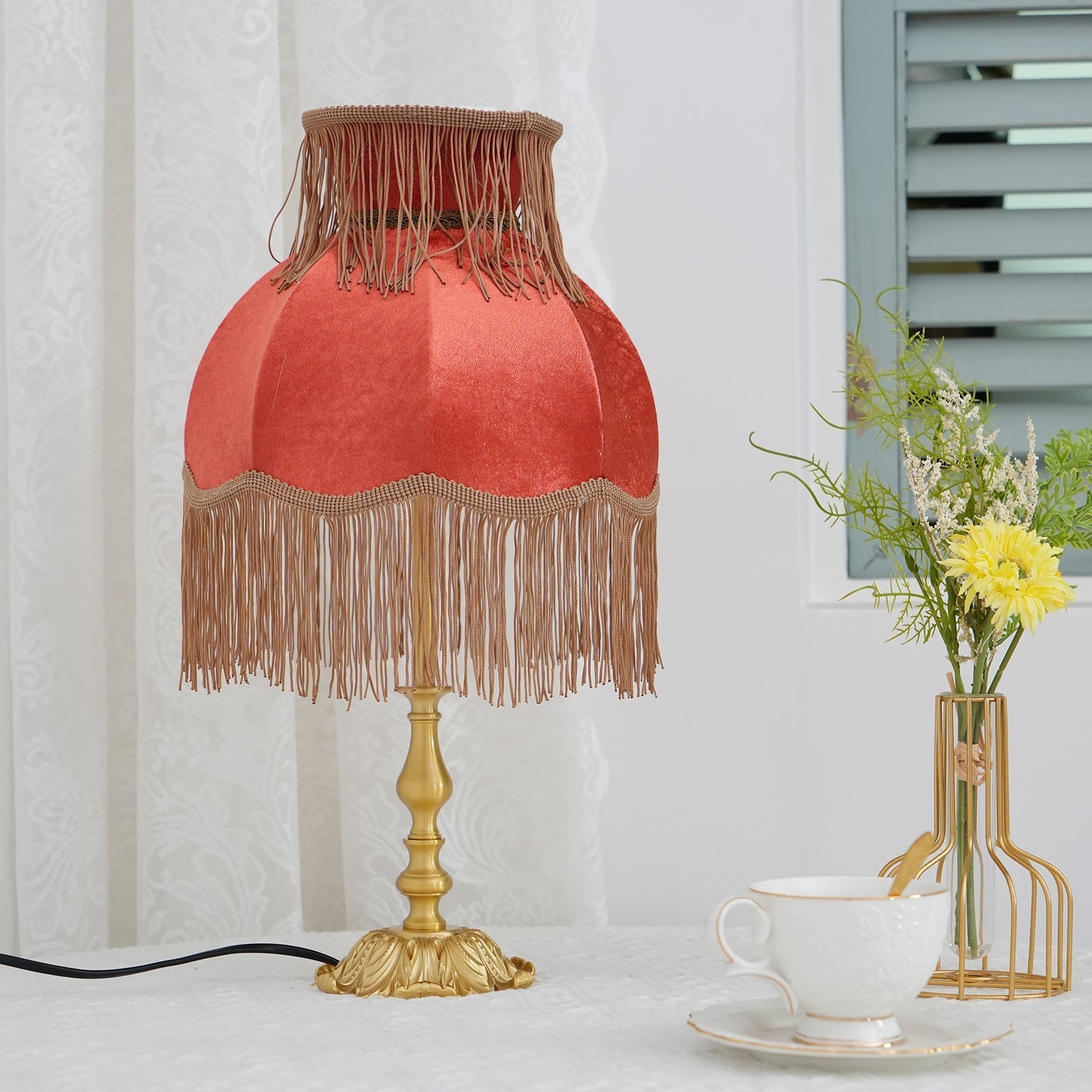 Lampe en Laiton Moderne avec Franges - Éclairage Chaleureux et Élégant