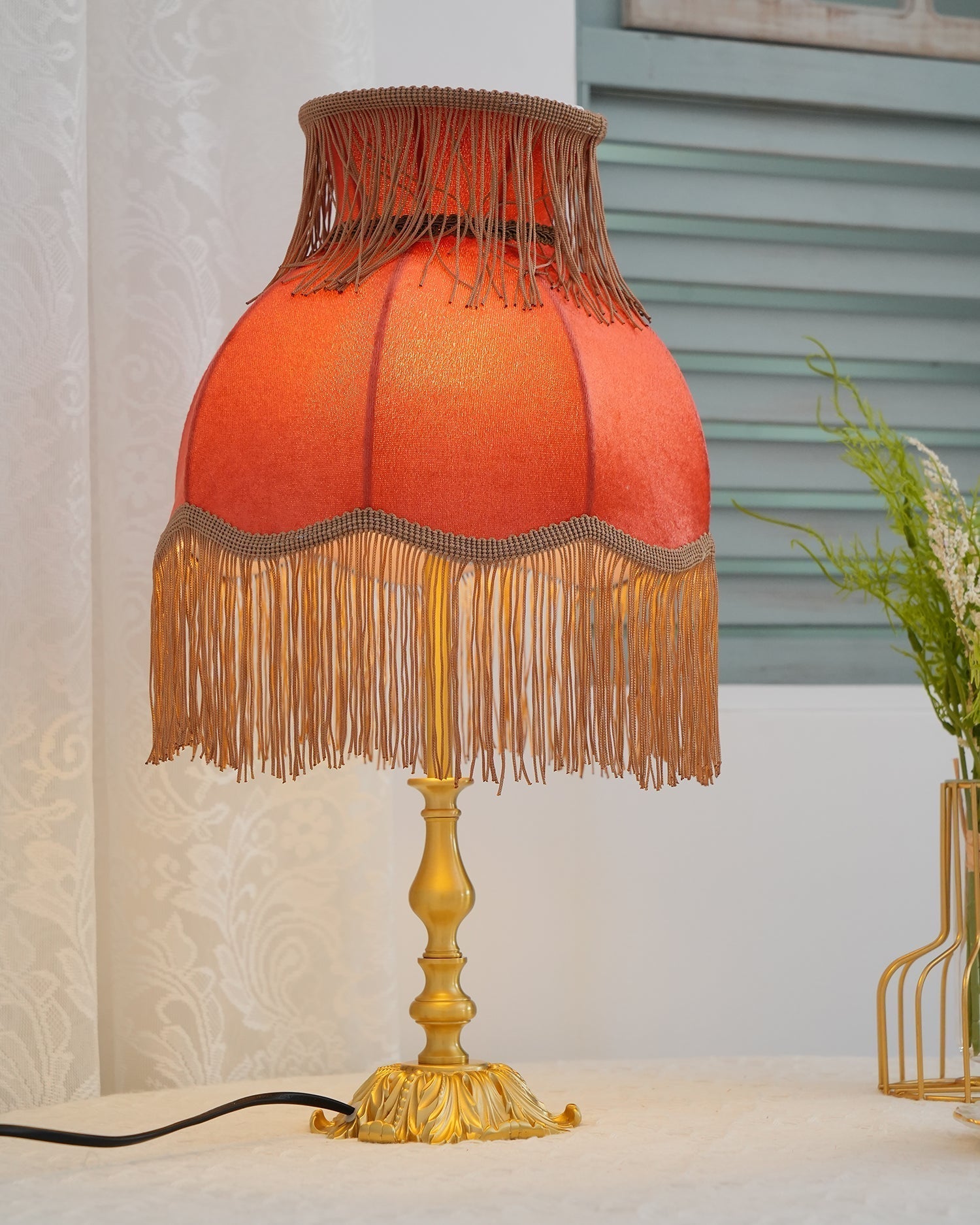 Lampe en Laiton Moderne avec Franges - Éclairage Chaleureux et Élégant