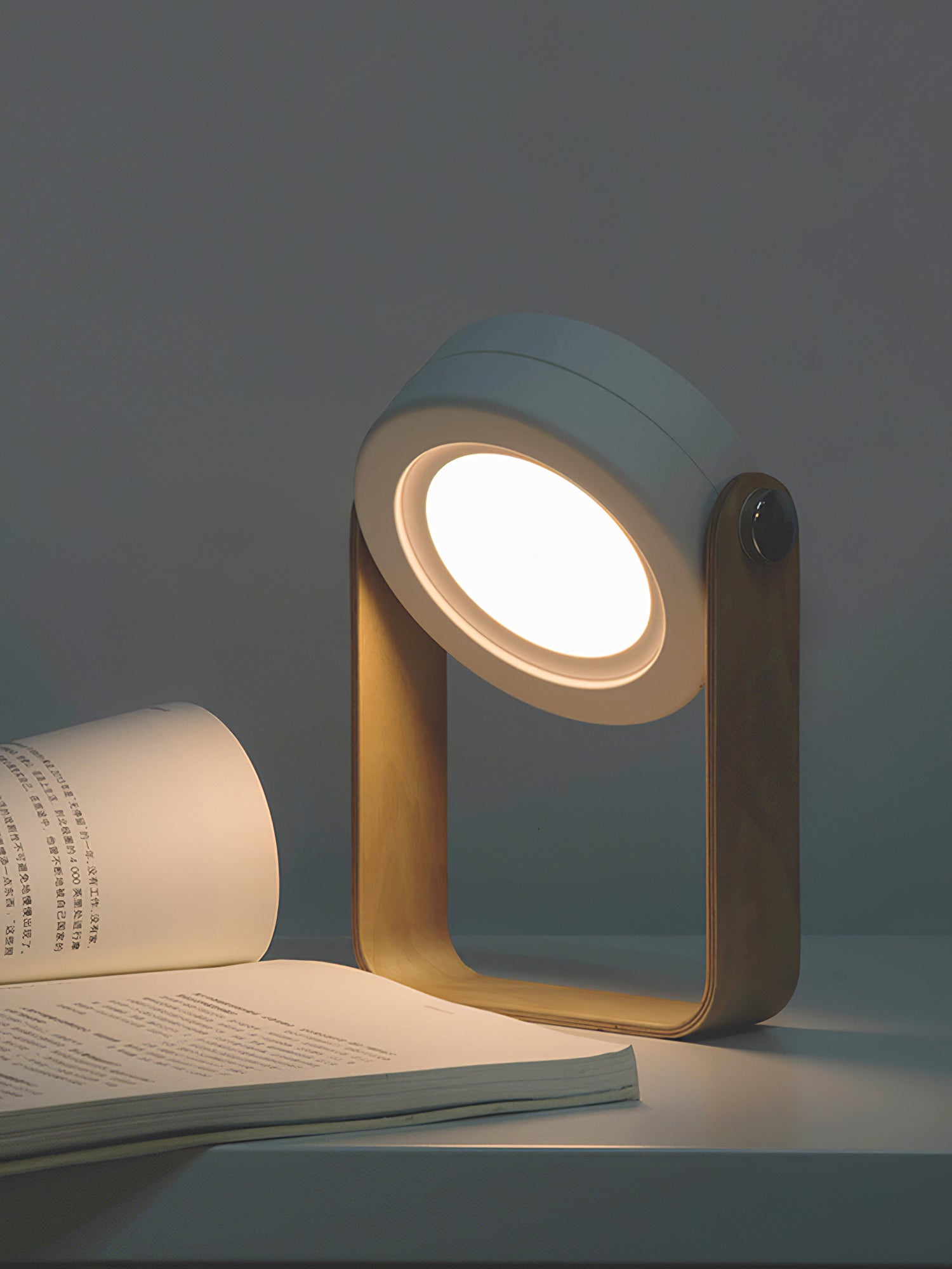 Lampe de Table Portable Élégante - Éclat Chaleureux et Design Unique