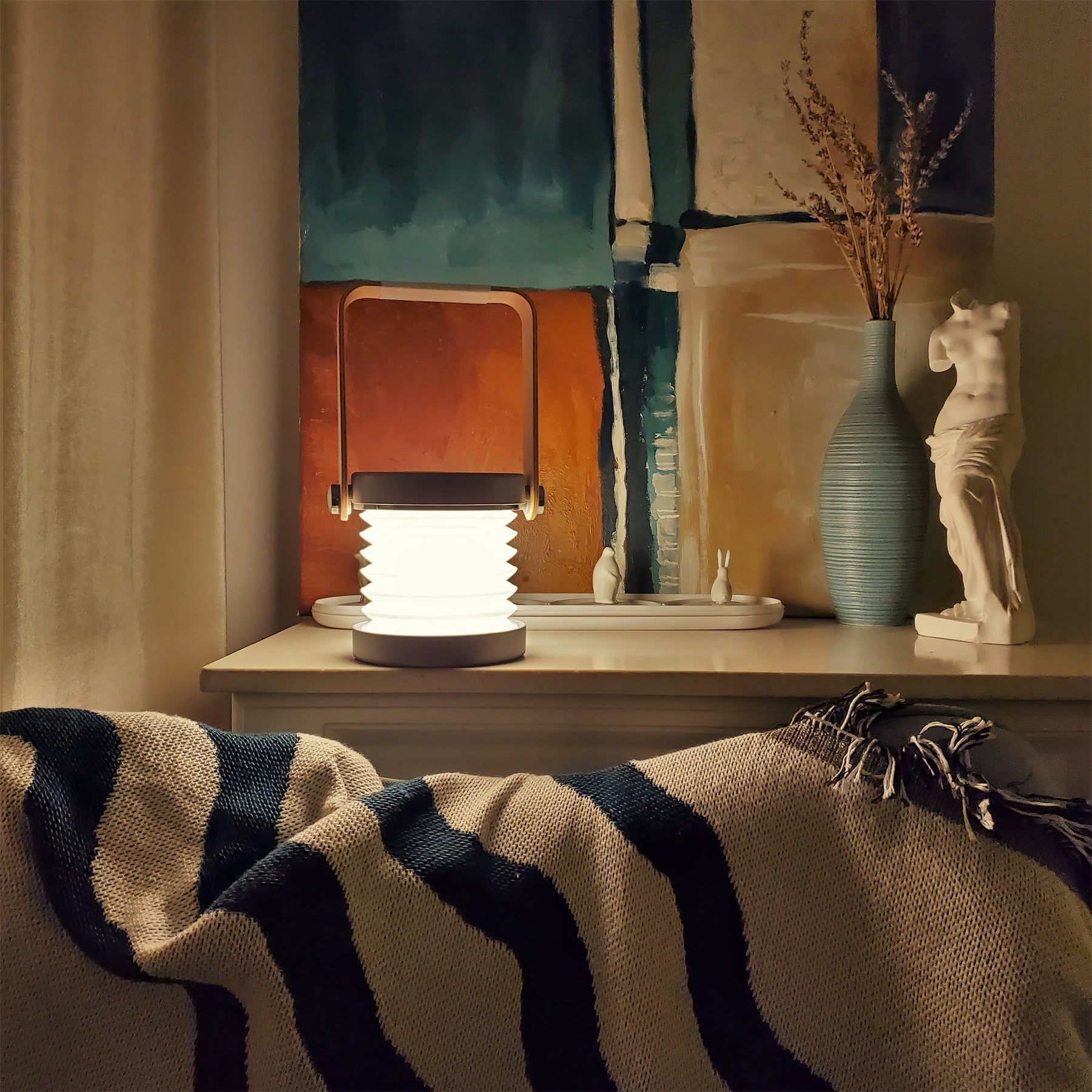 Lampe de Table Portable Élégante - Éclat Chaleureux et Design Unique