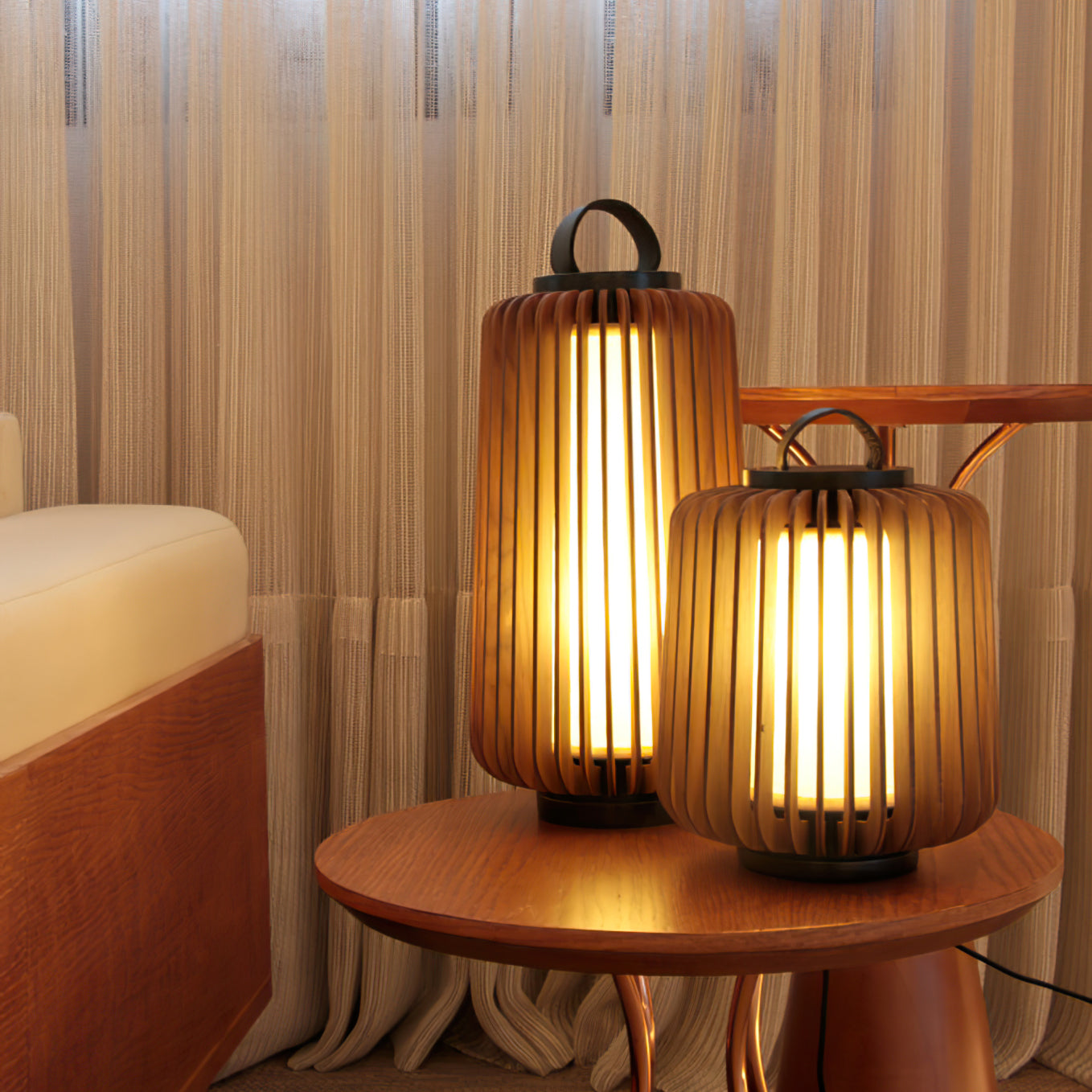 Lampe d'Éclairage Extérieur en Bois - Design Résistant aux Intempéries et Rechargeable