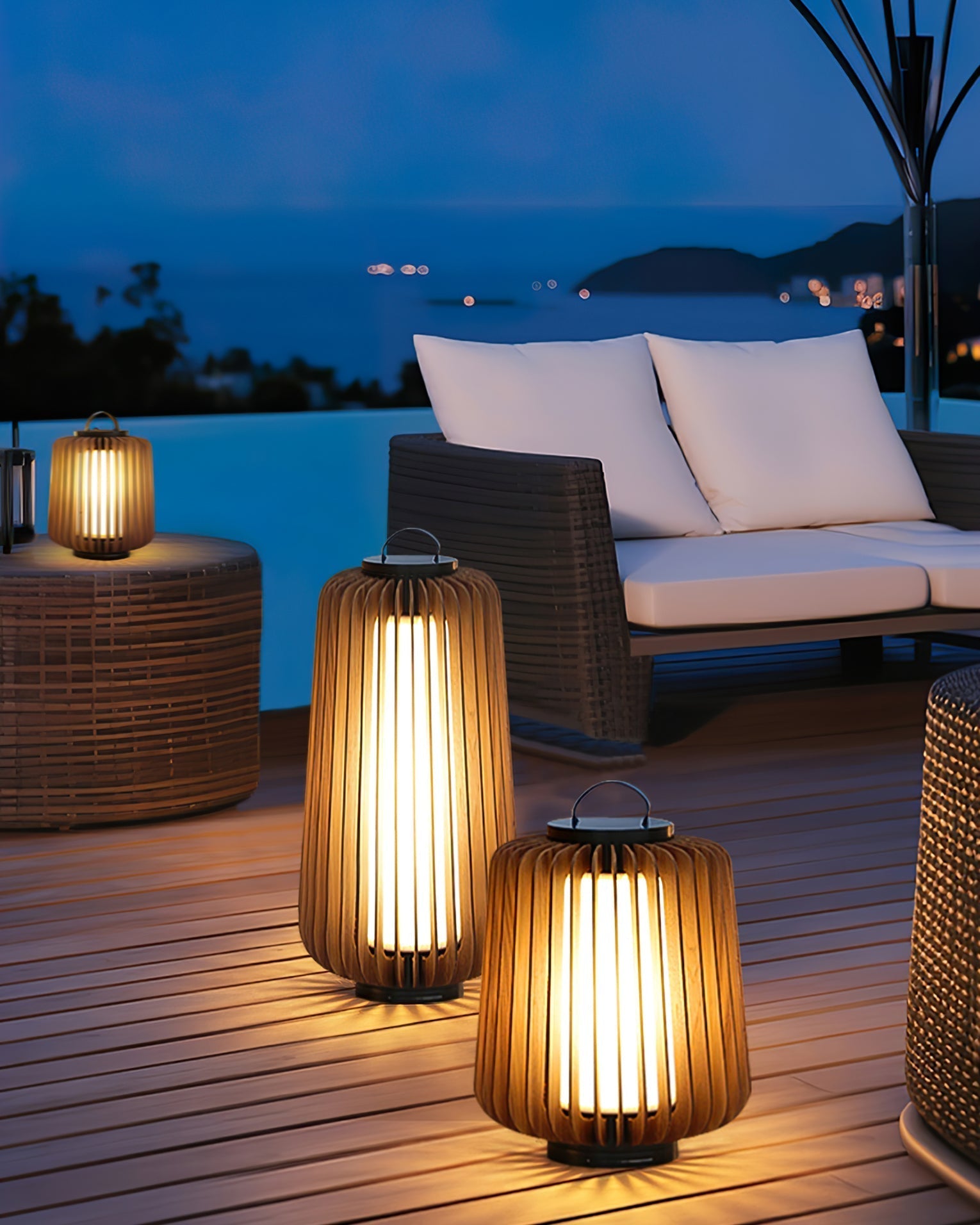 Lampe d'Éclairage Extérieur en Bois - Design Résistant aux Intempéries et Rechargeable