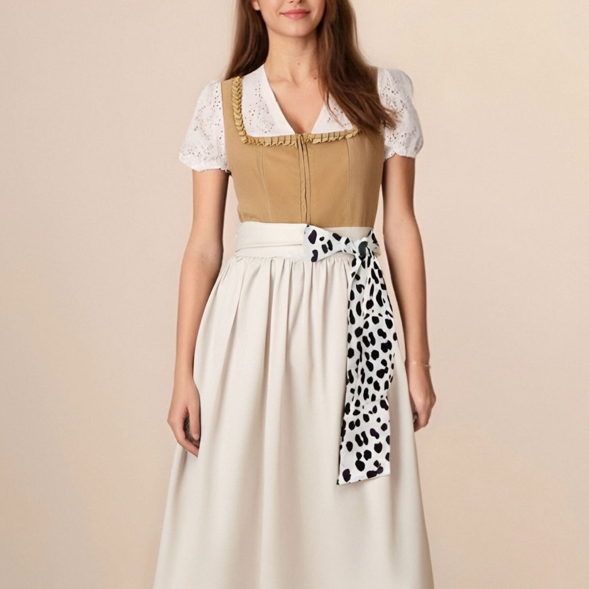 Dirndl Léopard Kaki pour Oktoberfest - Style Traditionnel avec Tablier Élégant