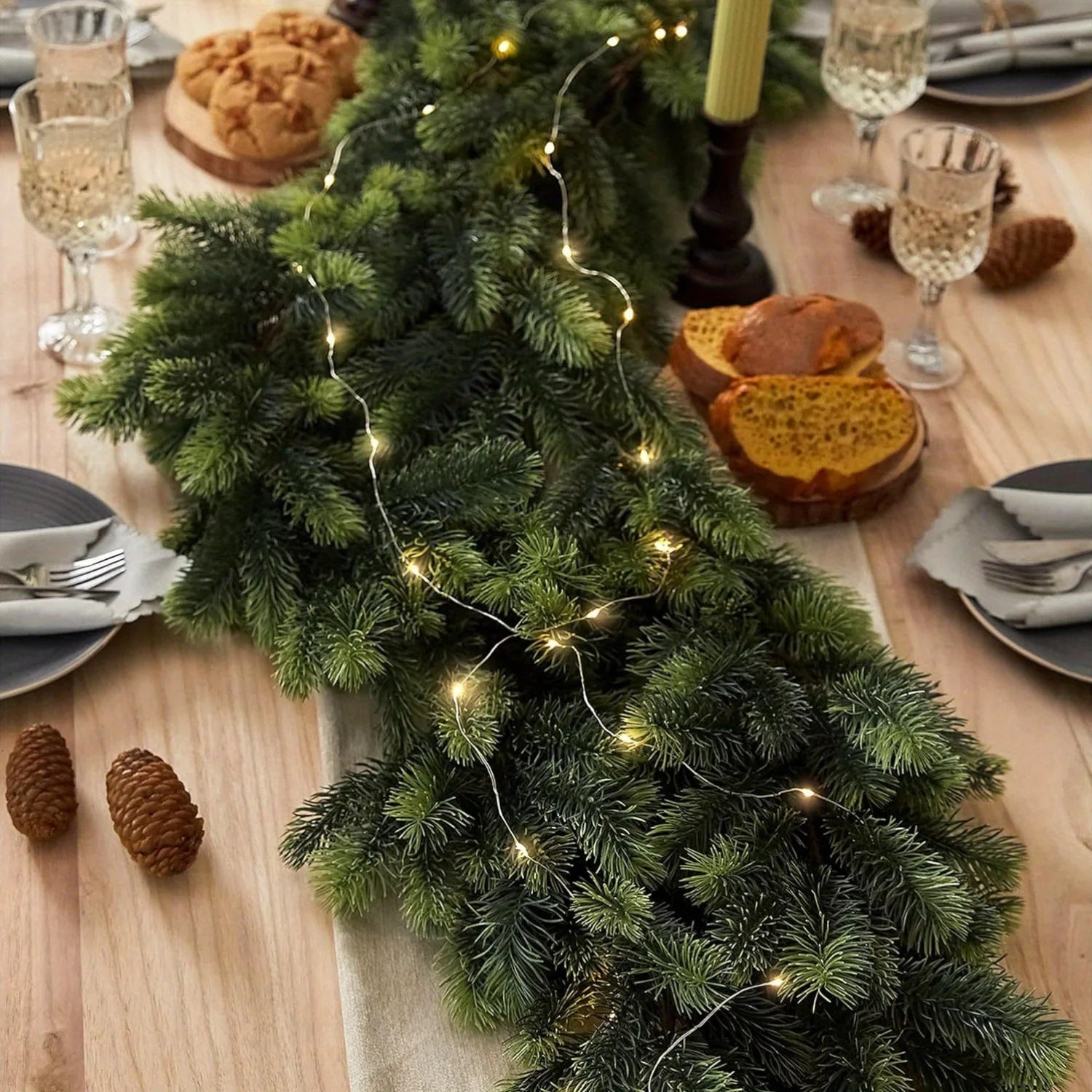 Guirlande de Noël avec Éclairage LED - Décoration Festive en Pin Artificiel