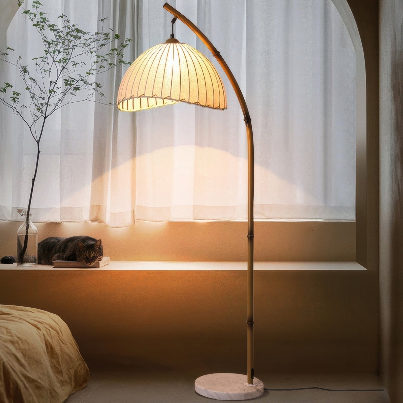 Lampe de Sol en Bambou - Élégance Contemporaine et Chaleur Accueillante