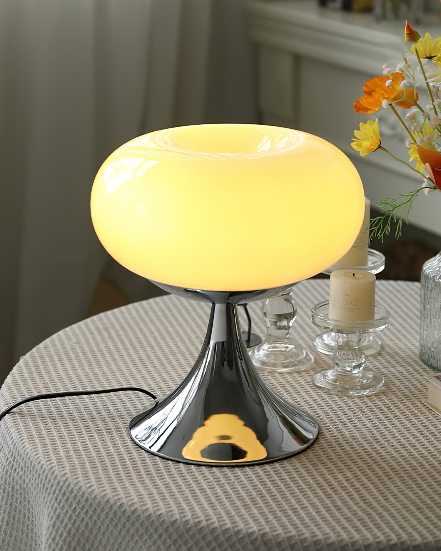 Lampe Contemporaine en Verre et Métal - Design Unique et Éclairage LED Économe