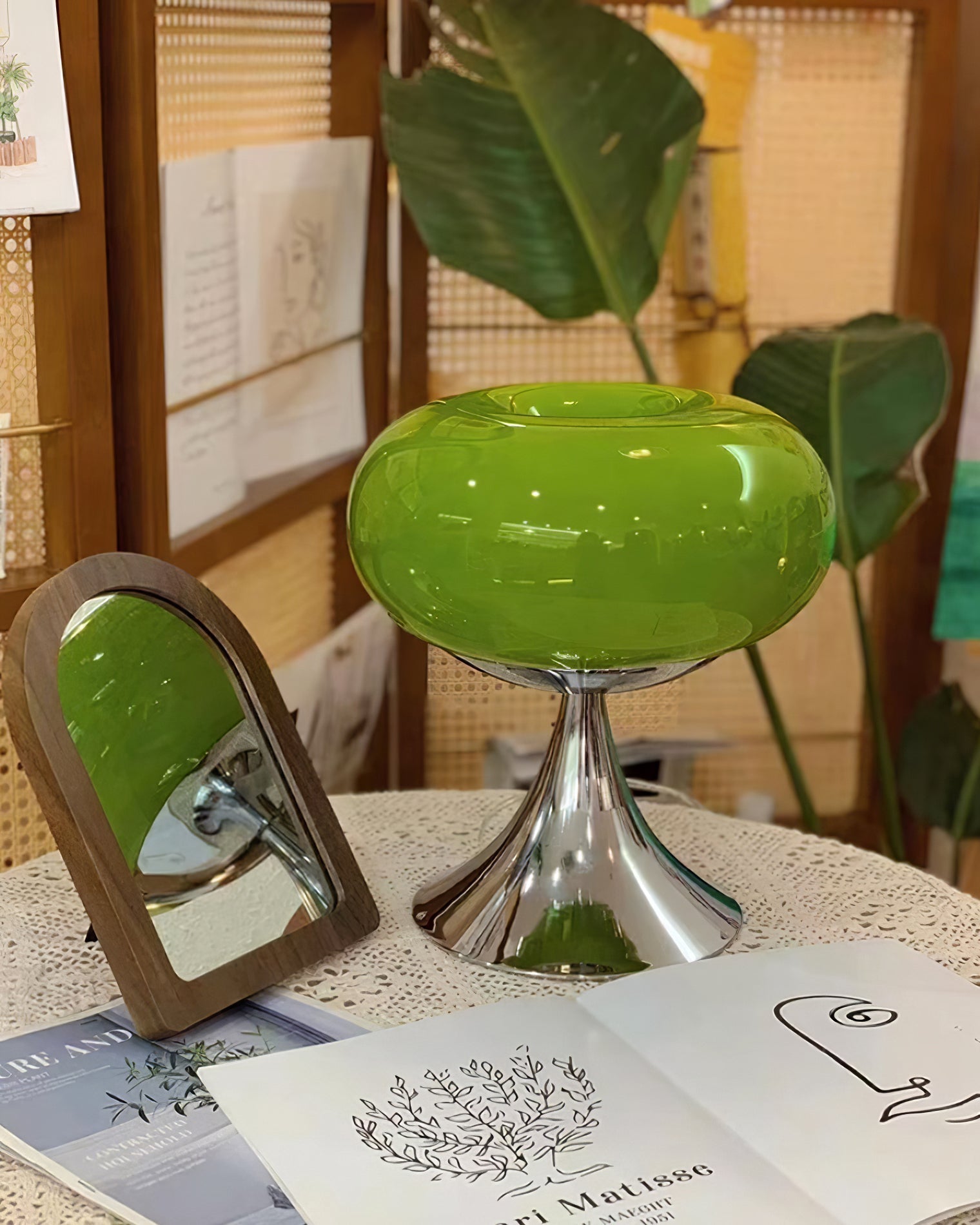 Lampe Contemporaine en Verre et Métal - Design Unique et Éclairage LED Économe