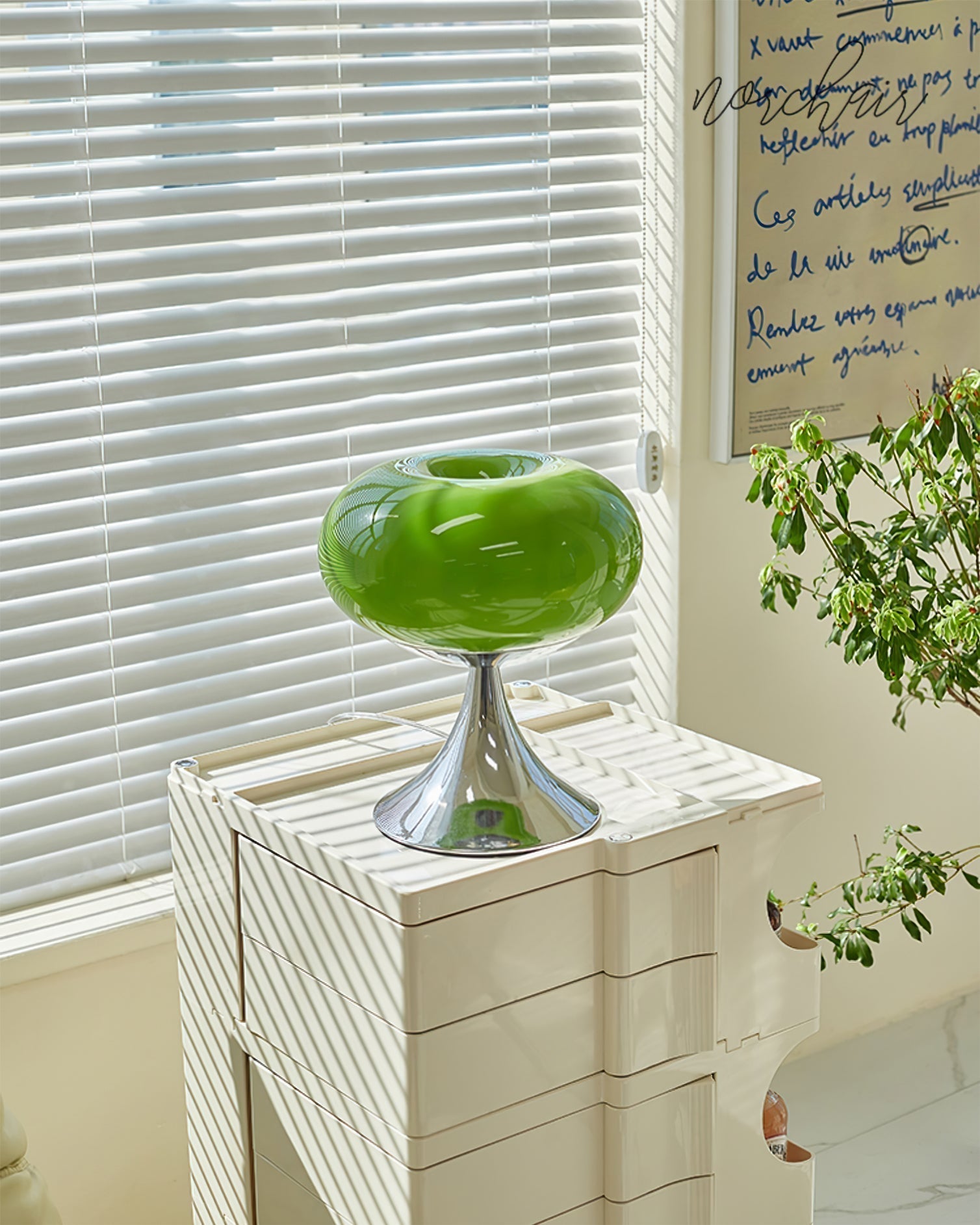 Lampe Contemporaine en Verre et Métal - Design Unique et Éclairage LED Économe