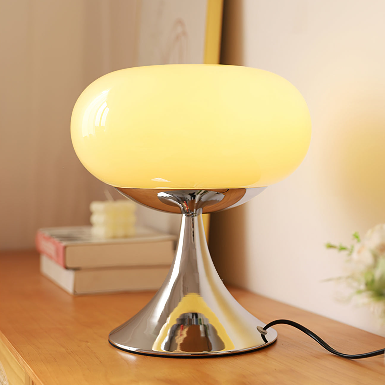 Lampe Contemporaine en Verre et Métal - Design Unique et Éclairage LED Économe