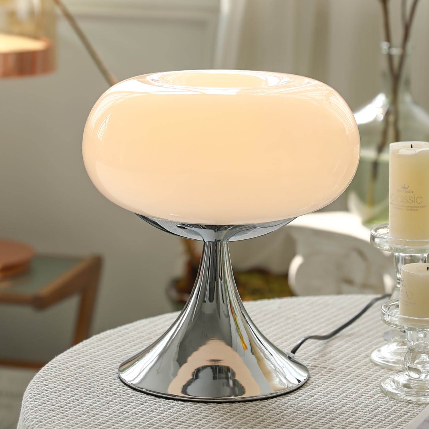 Lampe Contemporaine en Verre et Métal - Design Unique et Éclairage LED Économe