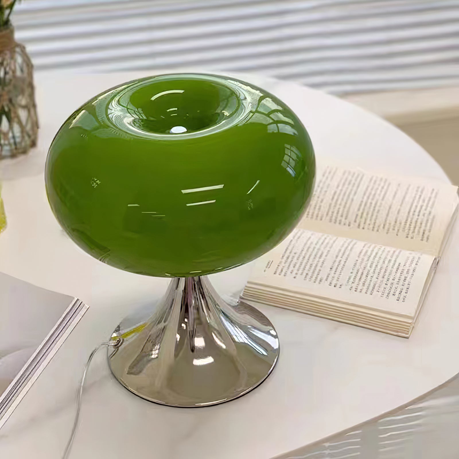 Lampe Contemporaine en Verre et Métal - Design Unique et Éclairage LED Économe