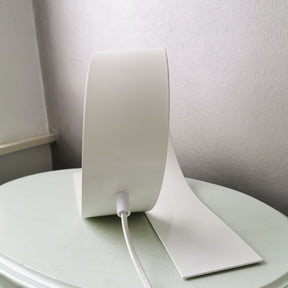 Lampe de Table Minimaliste en Métal - Élégance et Durabilité pour Intérieurs