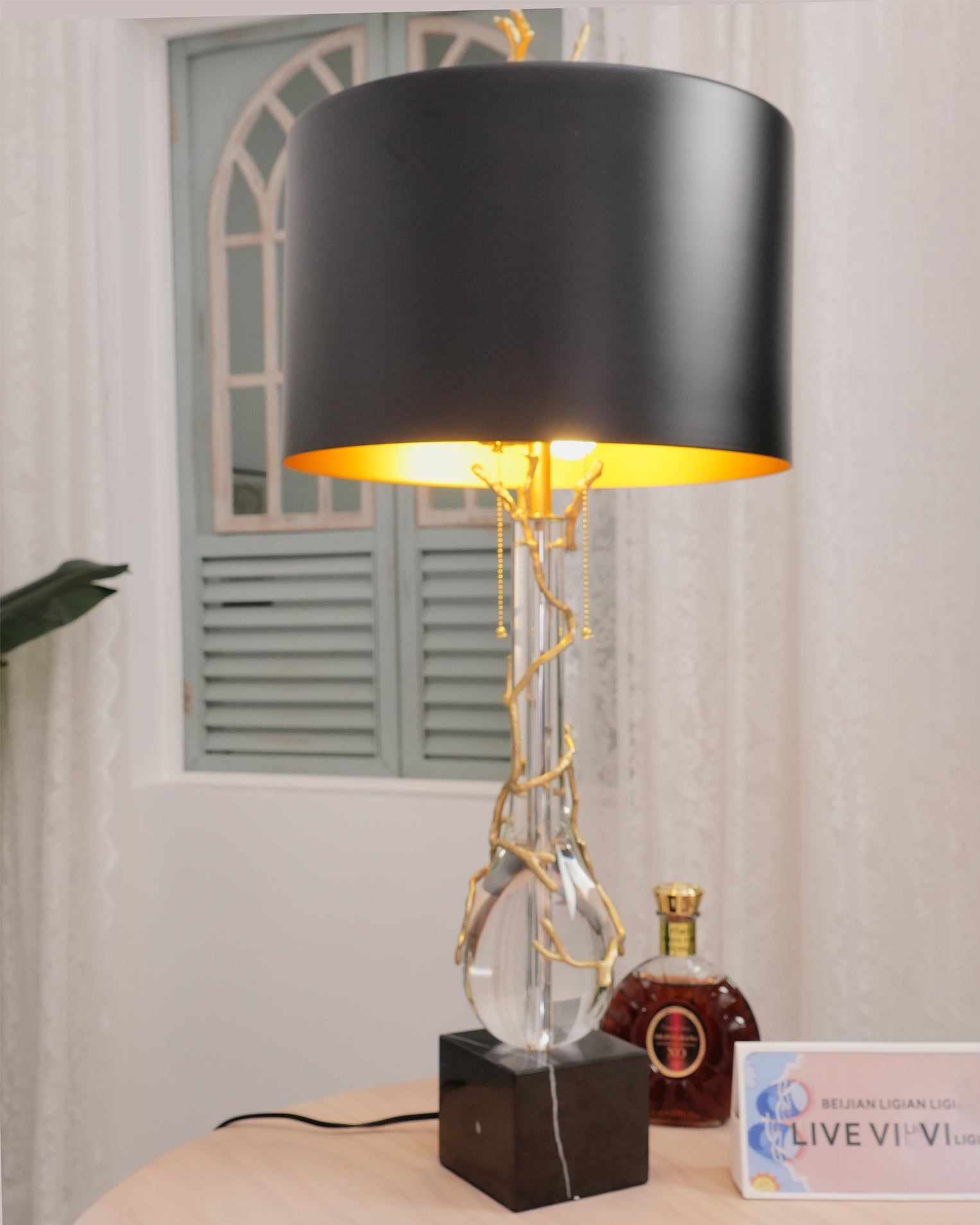 Lampe de Bureau en Marbre Noir - Design Unique et Élégance Naturelle