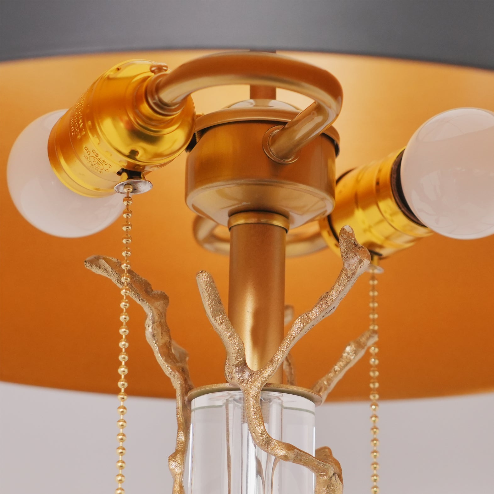 Lampe de Bureau en Marbre Noir - Design Unique et Élégance Naturelle