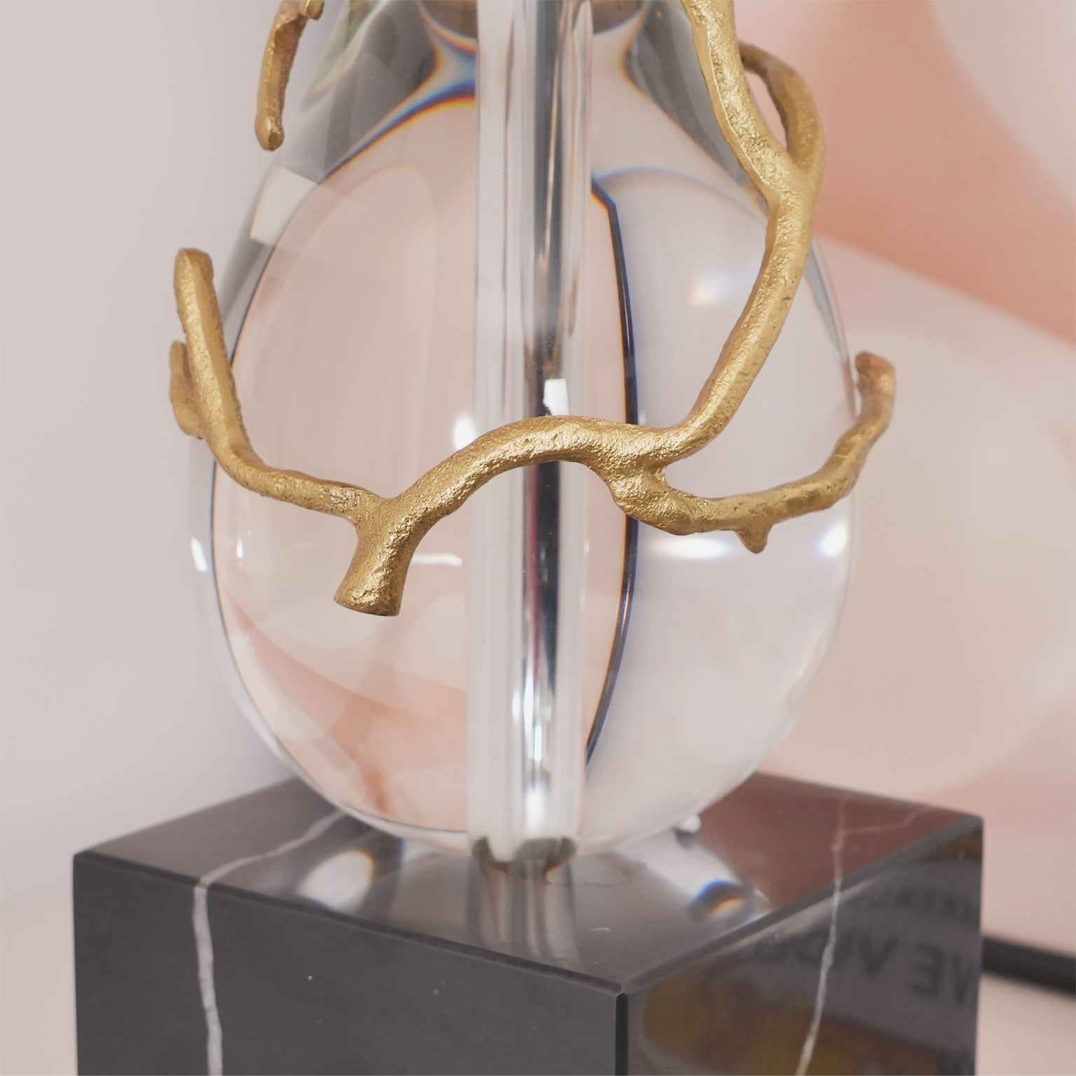 Lampe de Bureau en Marbre Noir - Design Unique et Élégance Naturelle
