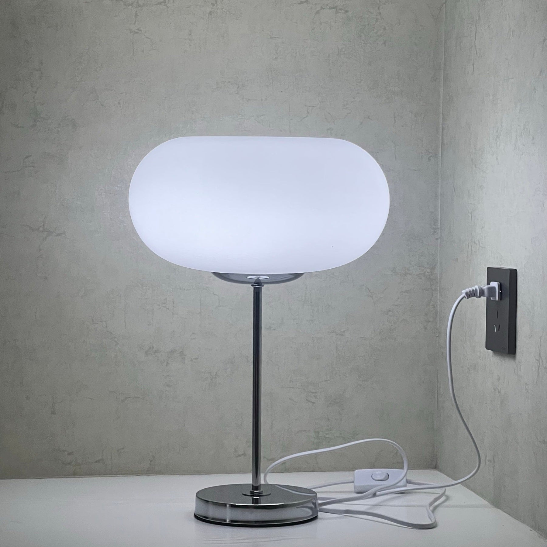 Lampe de Table Moderne en Métal - Design Élégant et Ambiance Chaleureuse