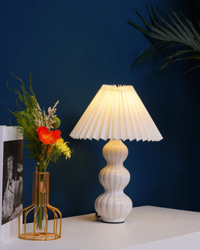 Lampe de Table Plissée - Élégance et Atmosphère Chaleureuse