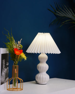 Lampe de Table Plissée - Élégance et Atmosphère Chaleureuse