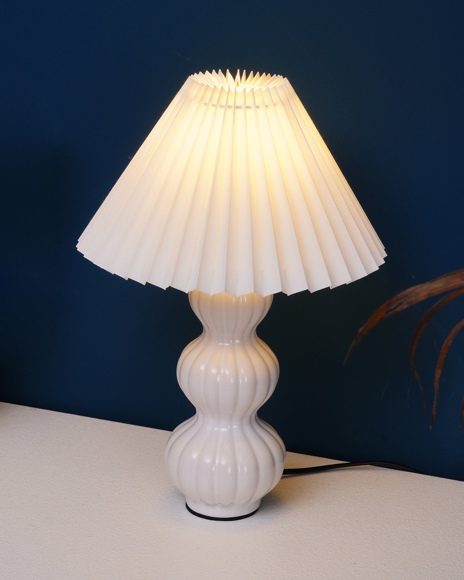 Lampe de Table Plissée - Élégance et Atmosphère Chaleureuse