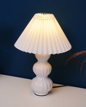 Lampe de Table Plissée - Élégance et Atmosphère Chaleureuse