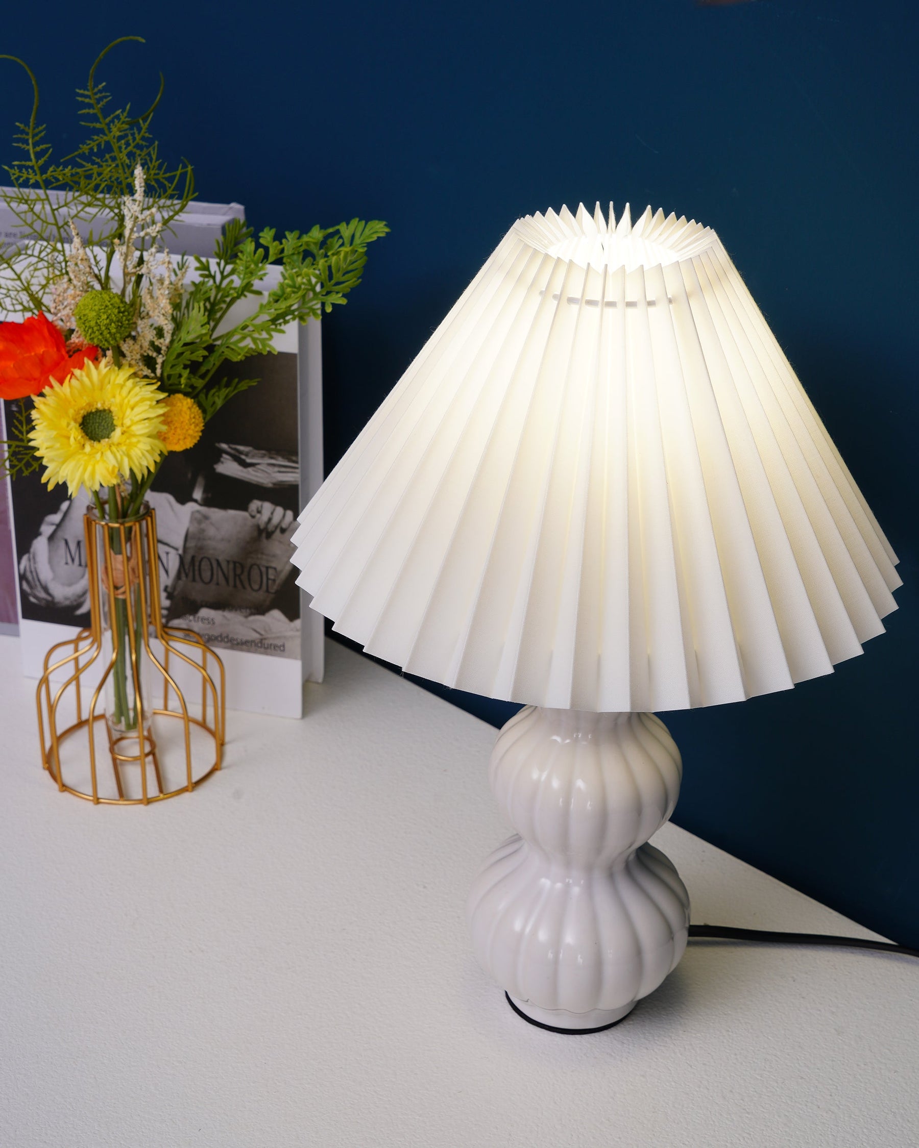 Lampe de Table Plissée - Élégance et Atmosphère Chaleureuse