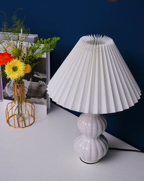 Lampe de Table Plissée - Élégance et Atmosphère Chaleureuse