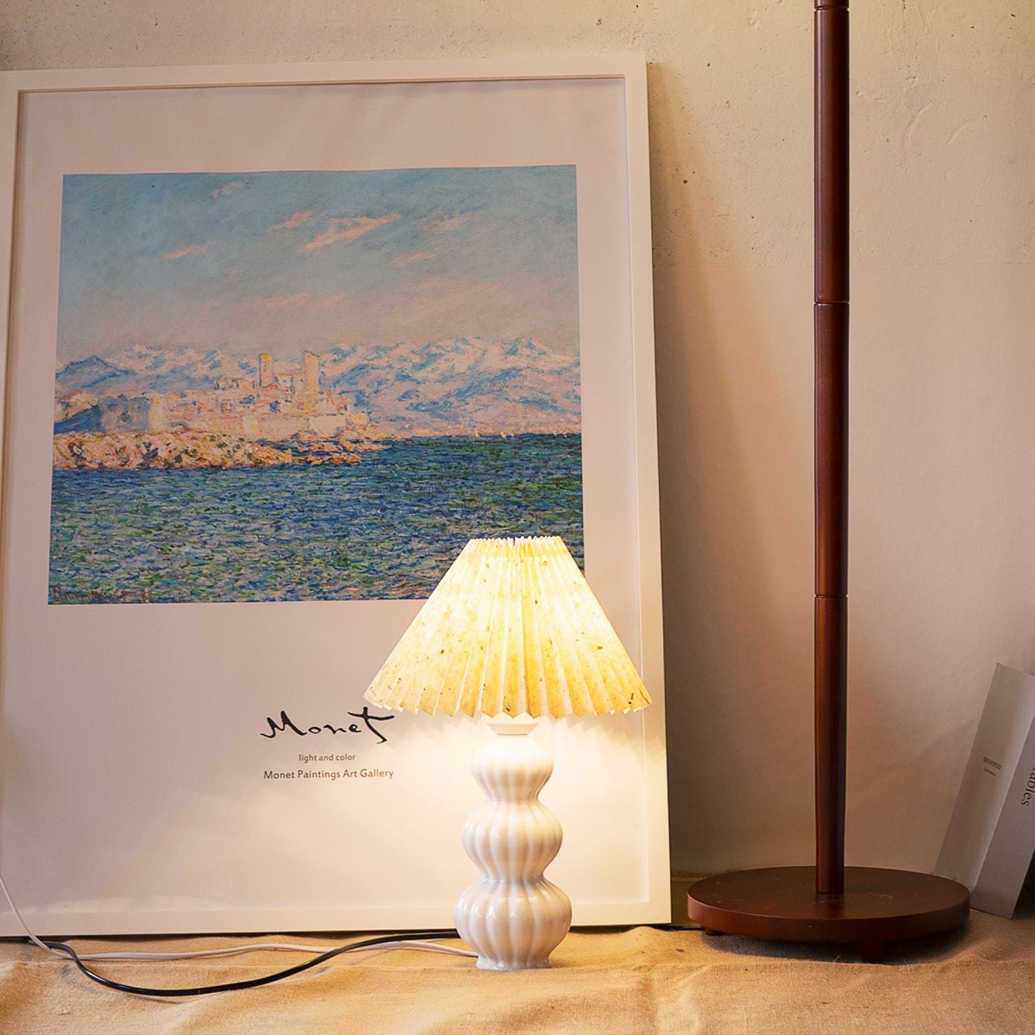 Lampe de Table Plissée - Élégance et Atmosphère Chaleureuse